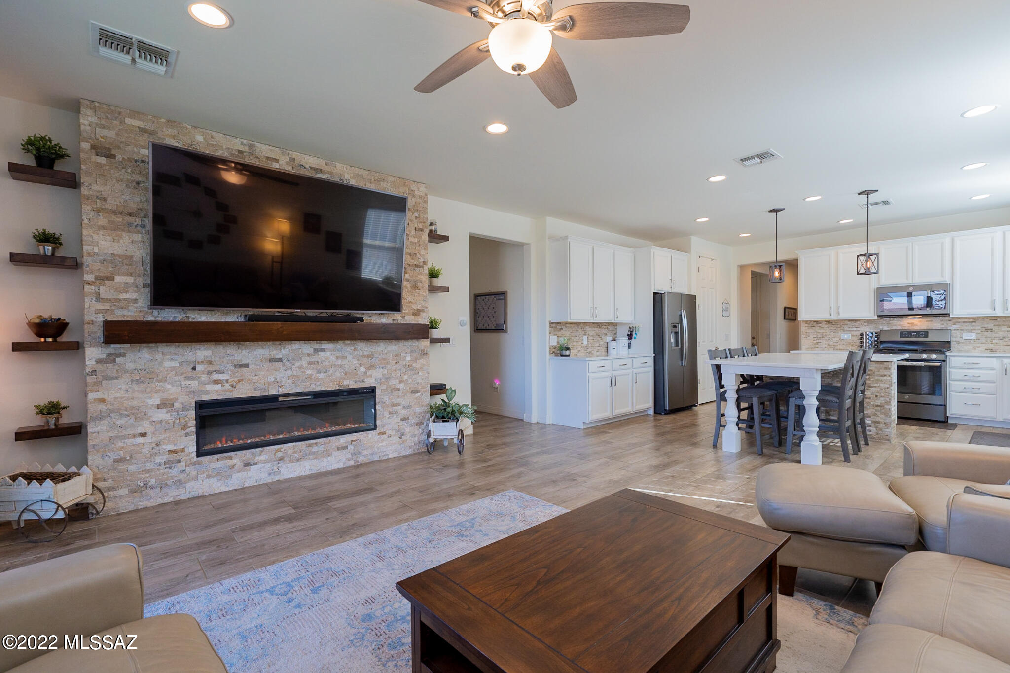 6440 E Via Jardin Verde