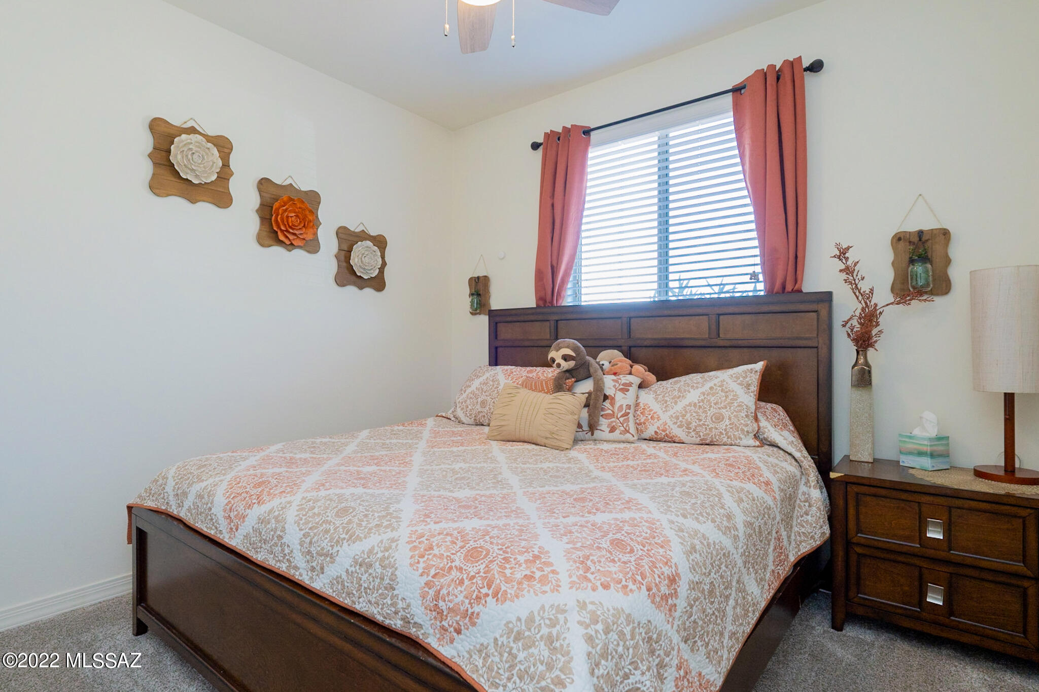 6440 E Via Jardin Verde