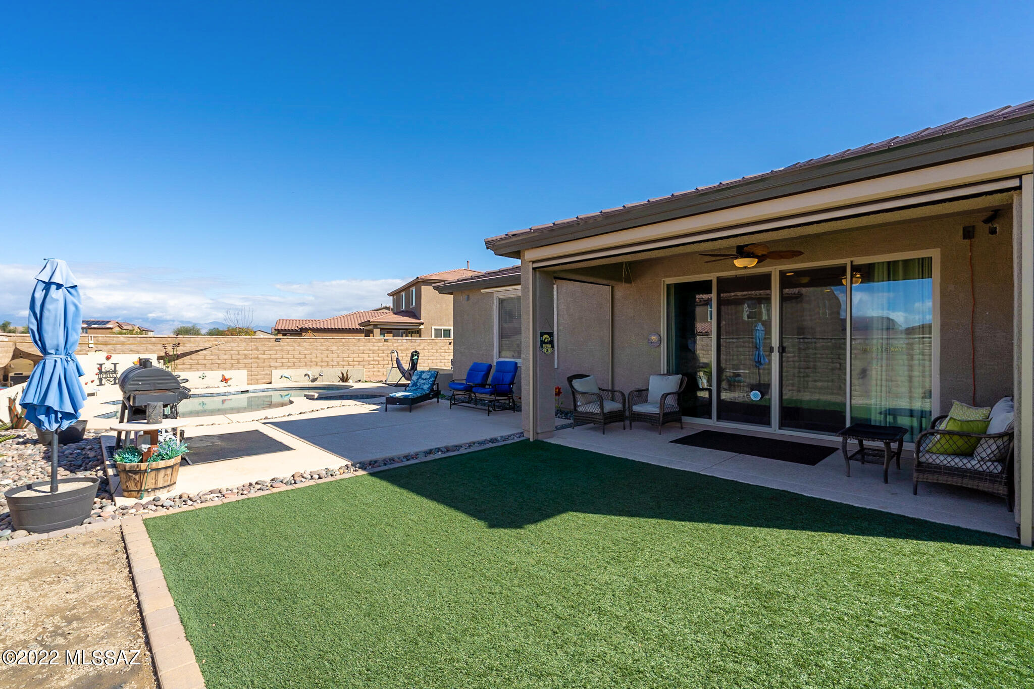 6440 E Via Jardin Verde