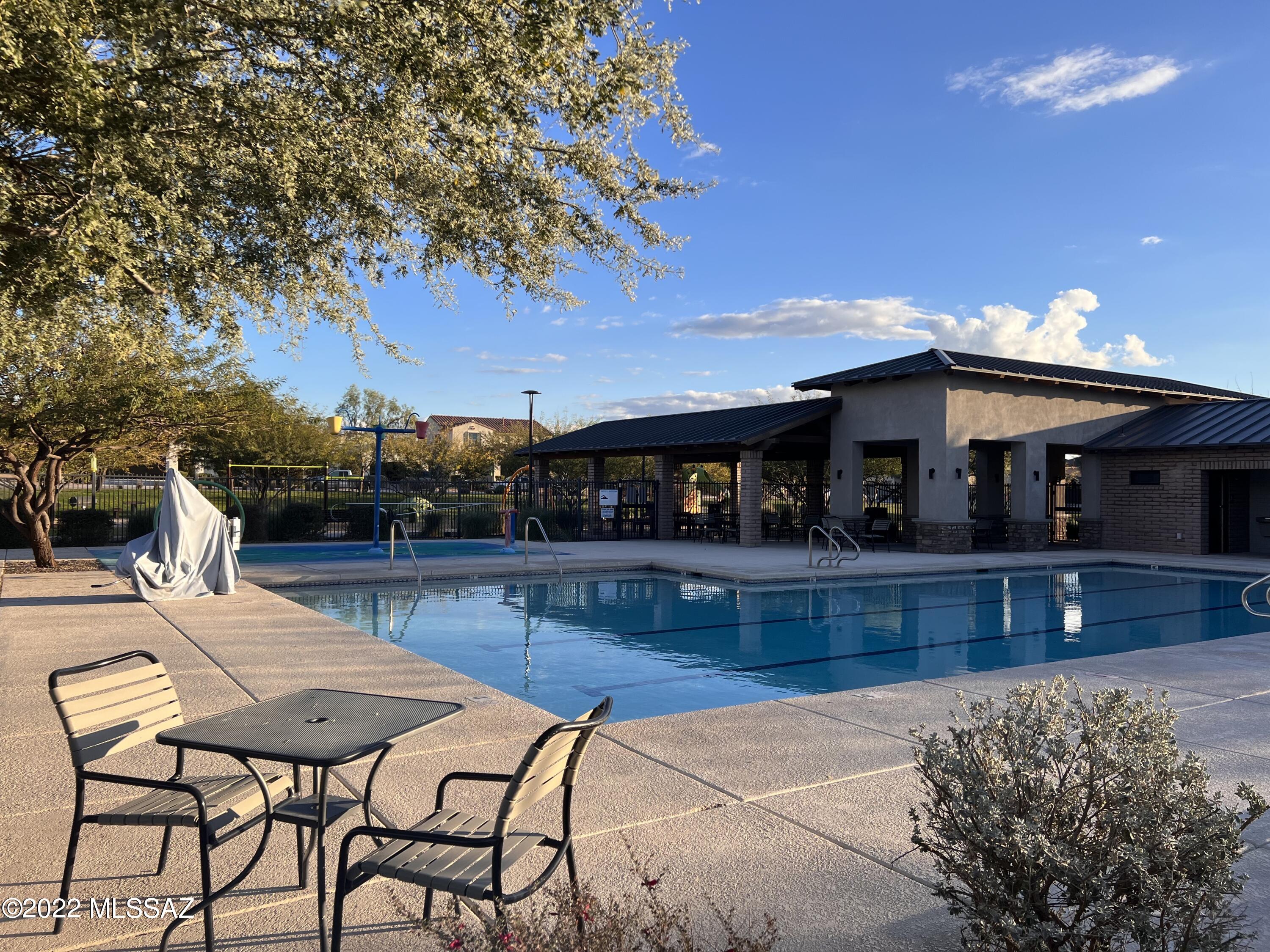 6440 E Via Jardin Verde