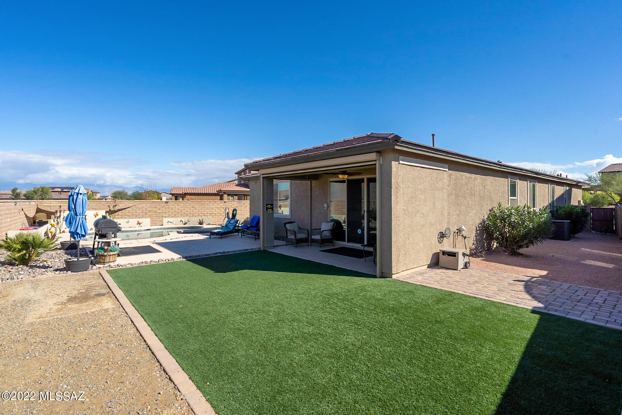 6440 E Via Jardin Verde