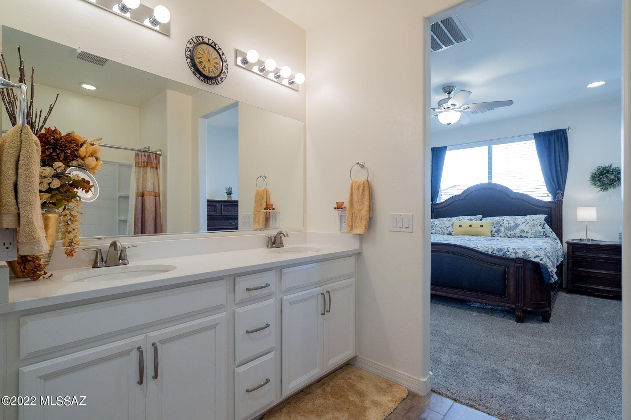6440 E Via Jardin Verde