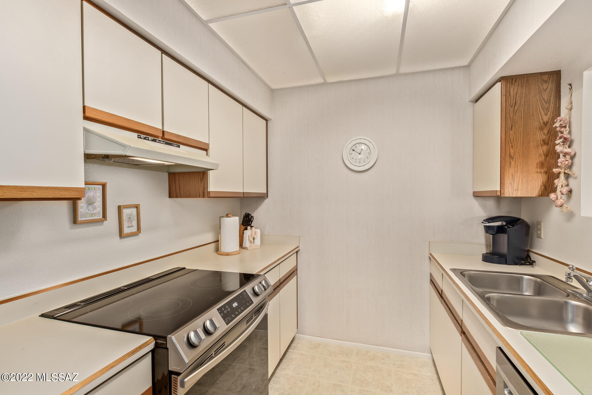 5500 N Valley View Road Unit: 216