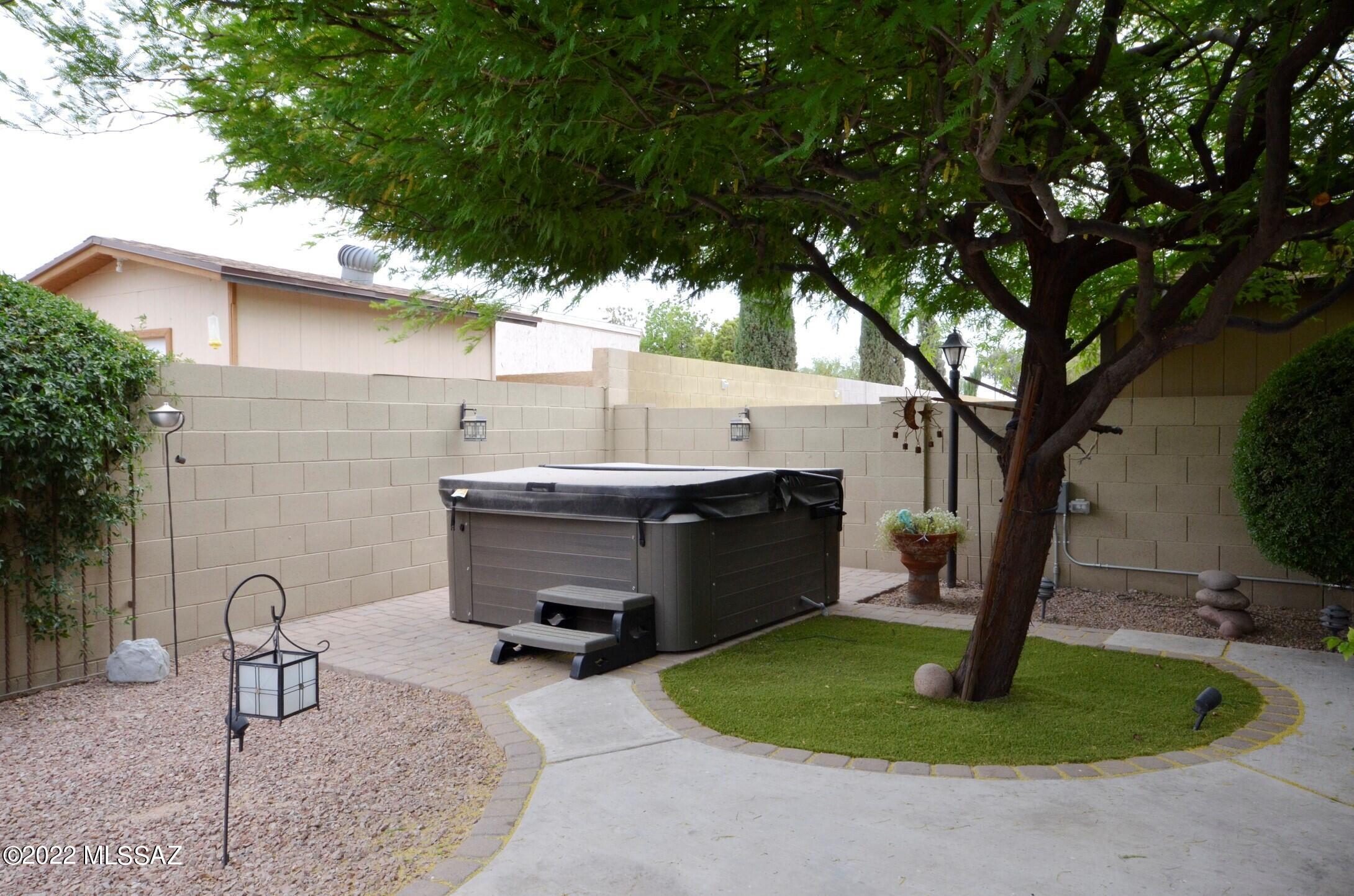 1569 W Deacon Drive