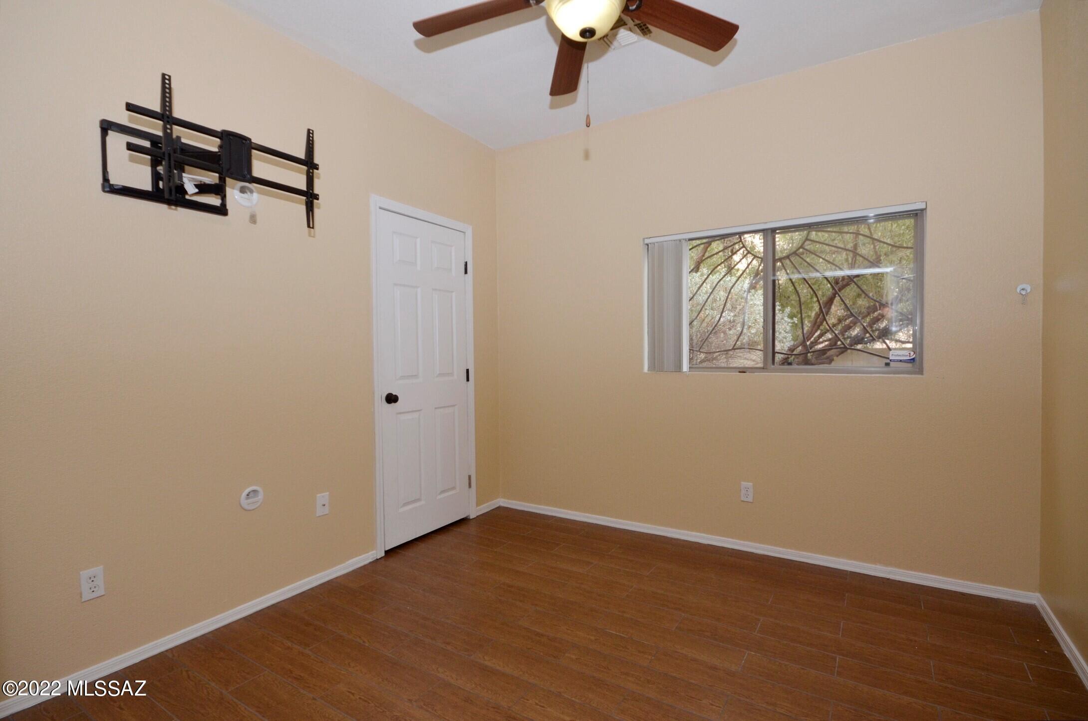 1569 W Deacon Drive