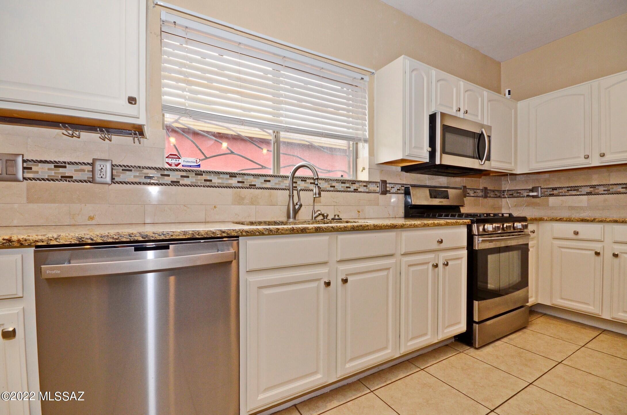 1569 W Deacon Drive