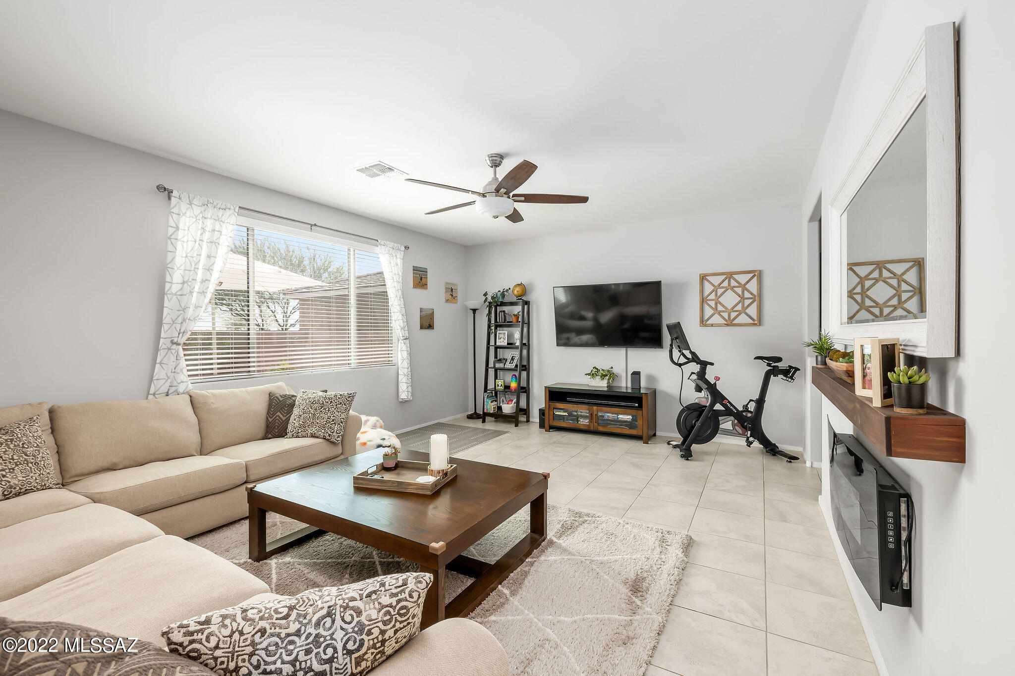 6580 E Via Jardin Verde