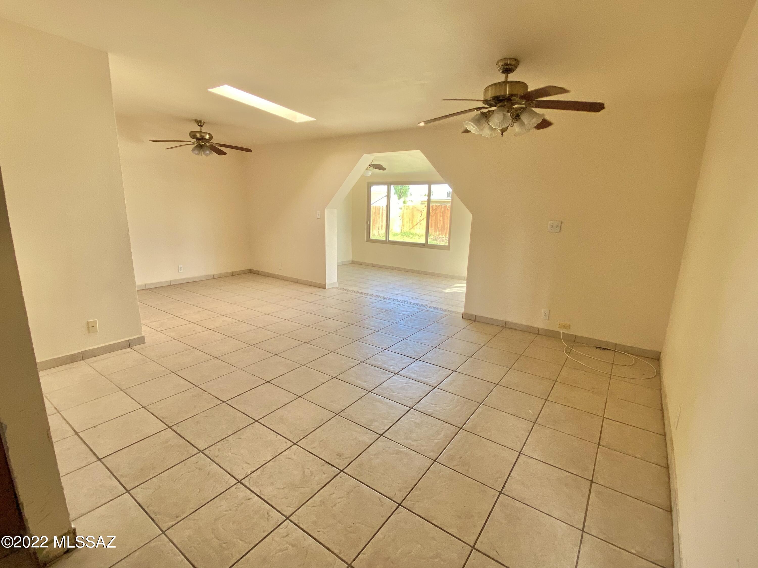 140 NE Freihage Drive