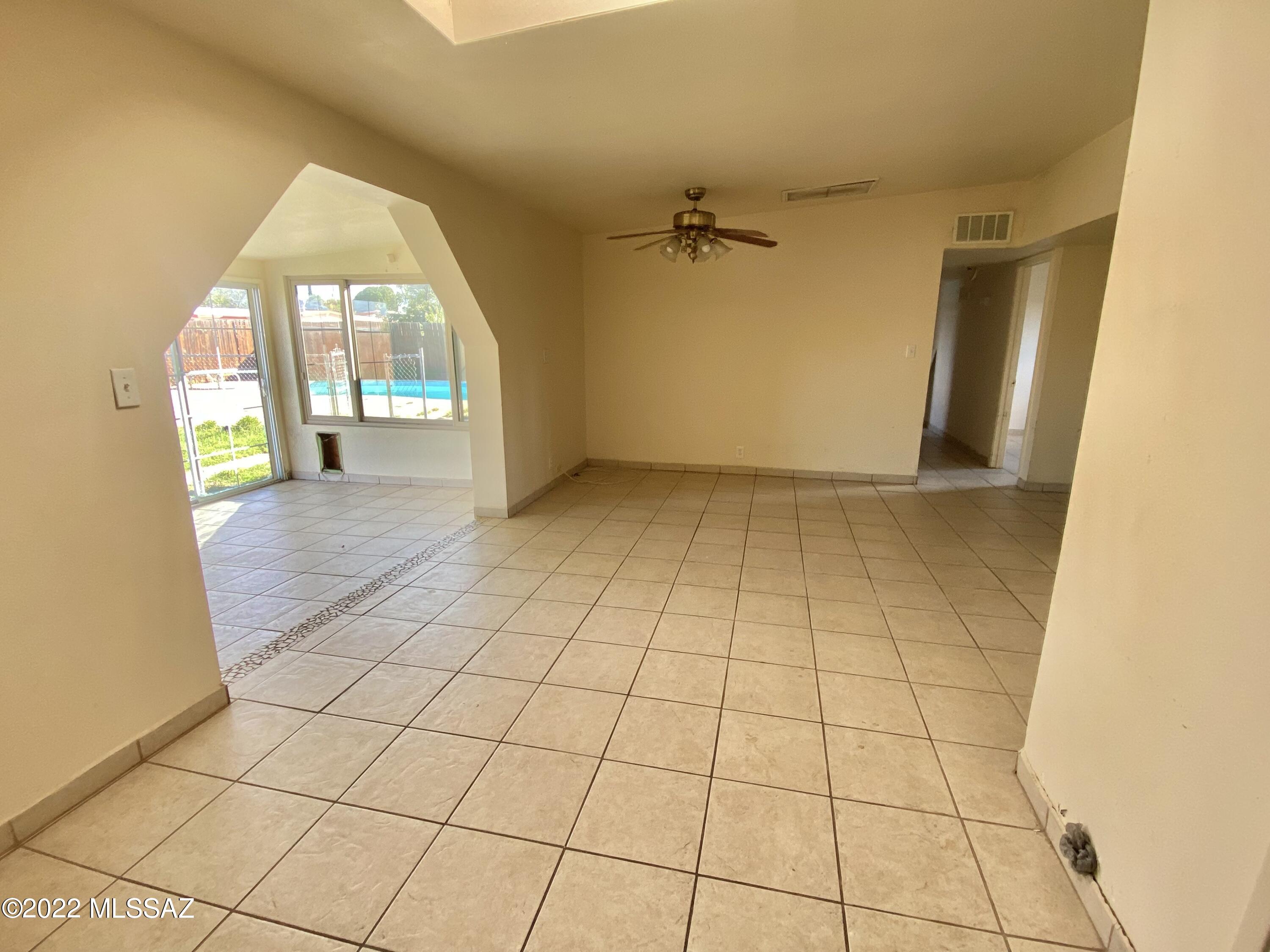 140 NE Freihage Drive
