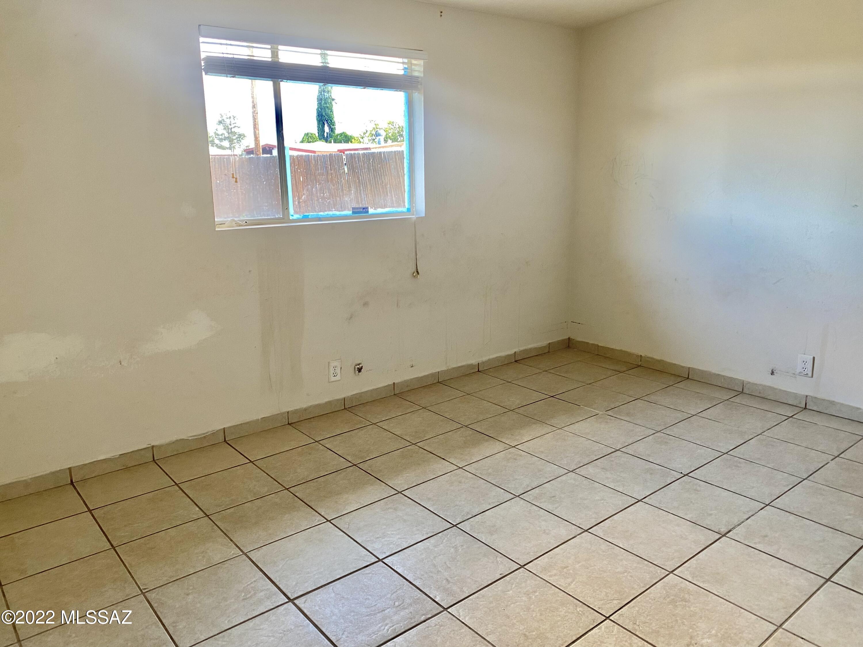 140 NE Freihage Drive