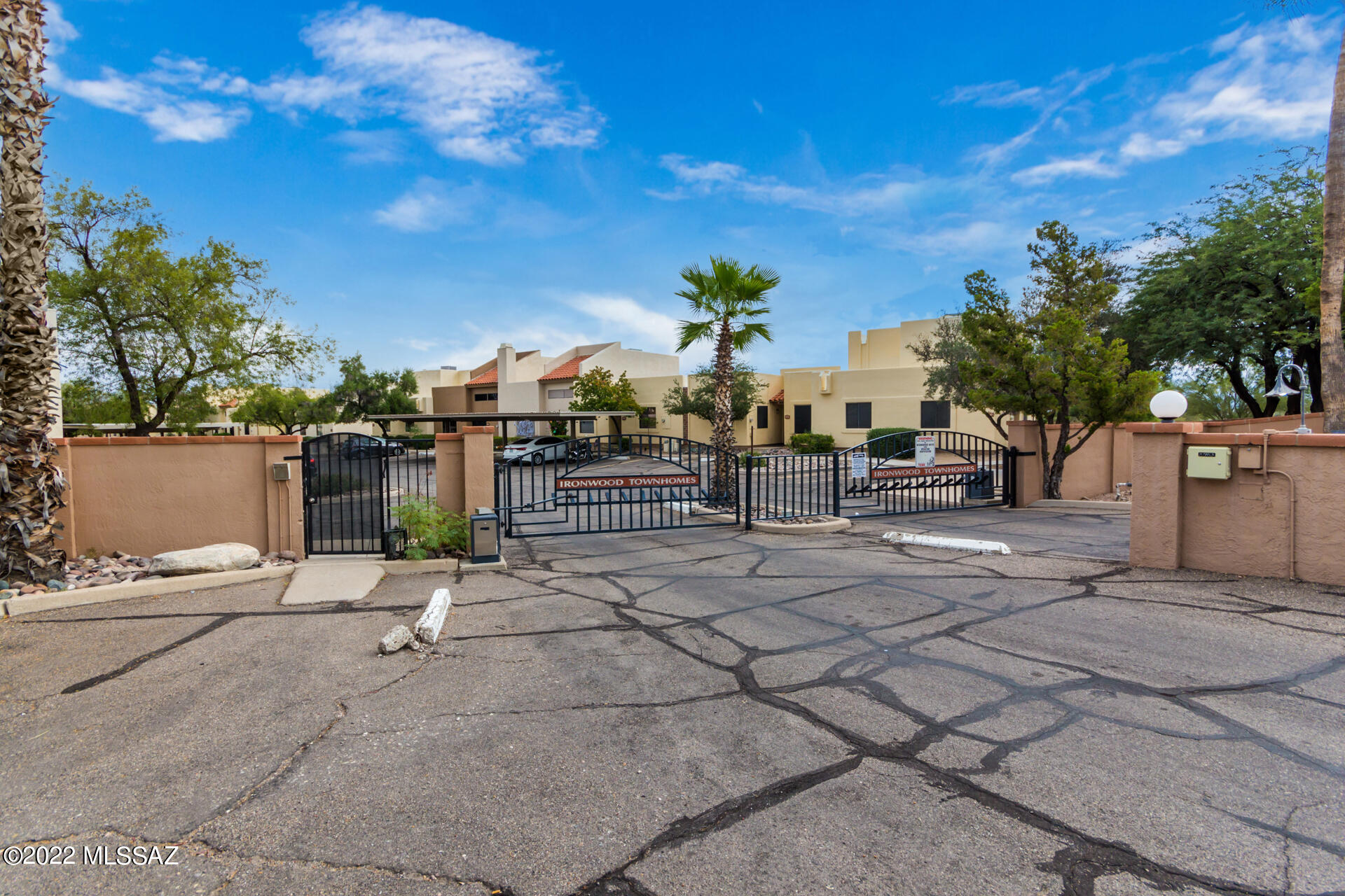 2460 N Ironwood Ridge Drive