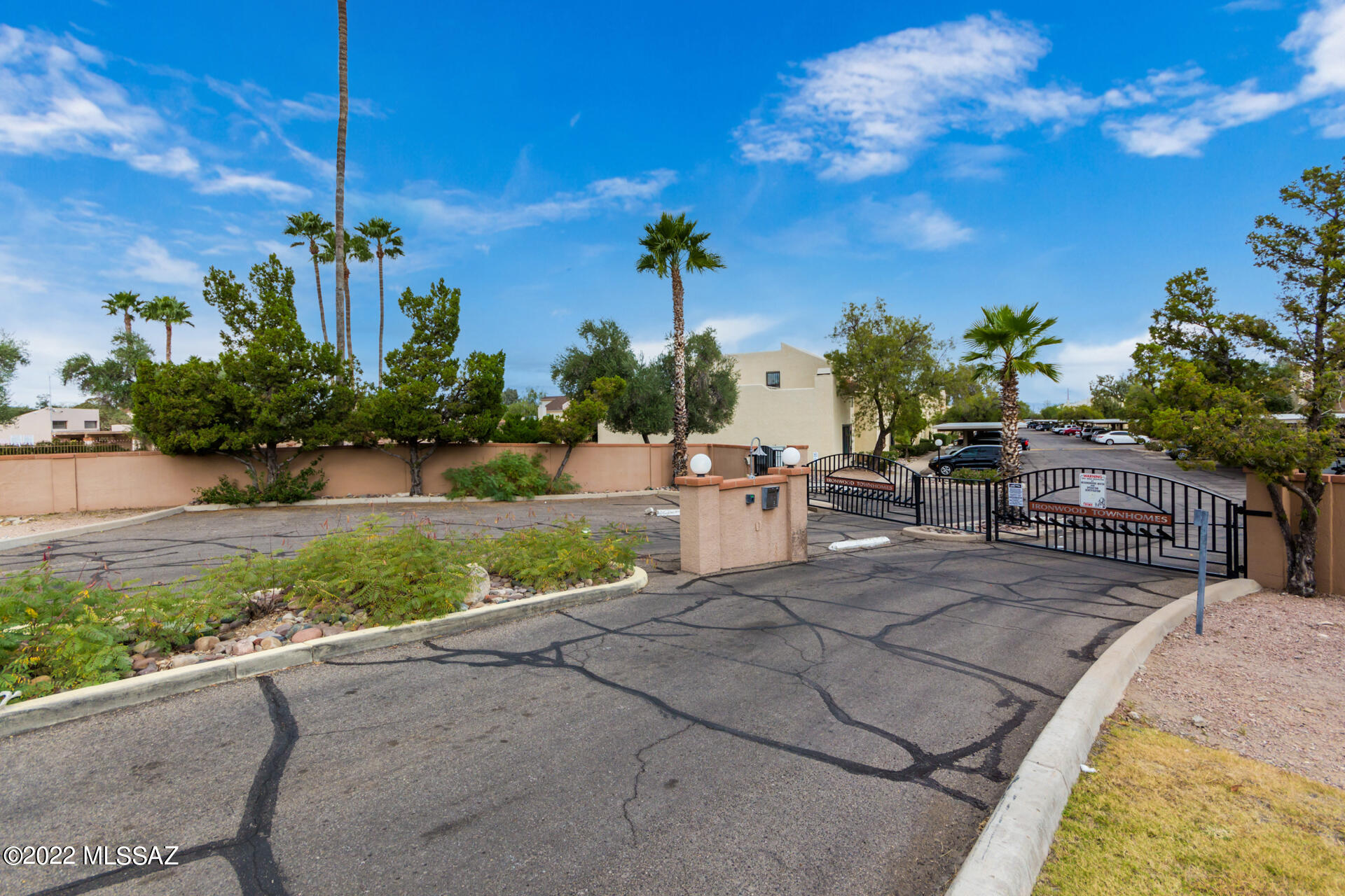 2460 N Ironwood Ridge Drive
