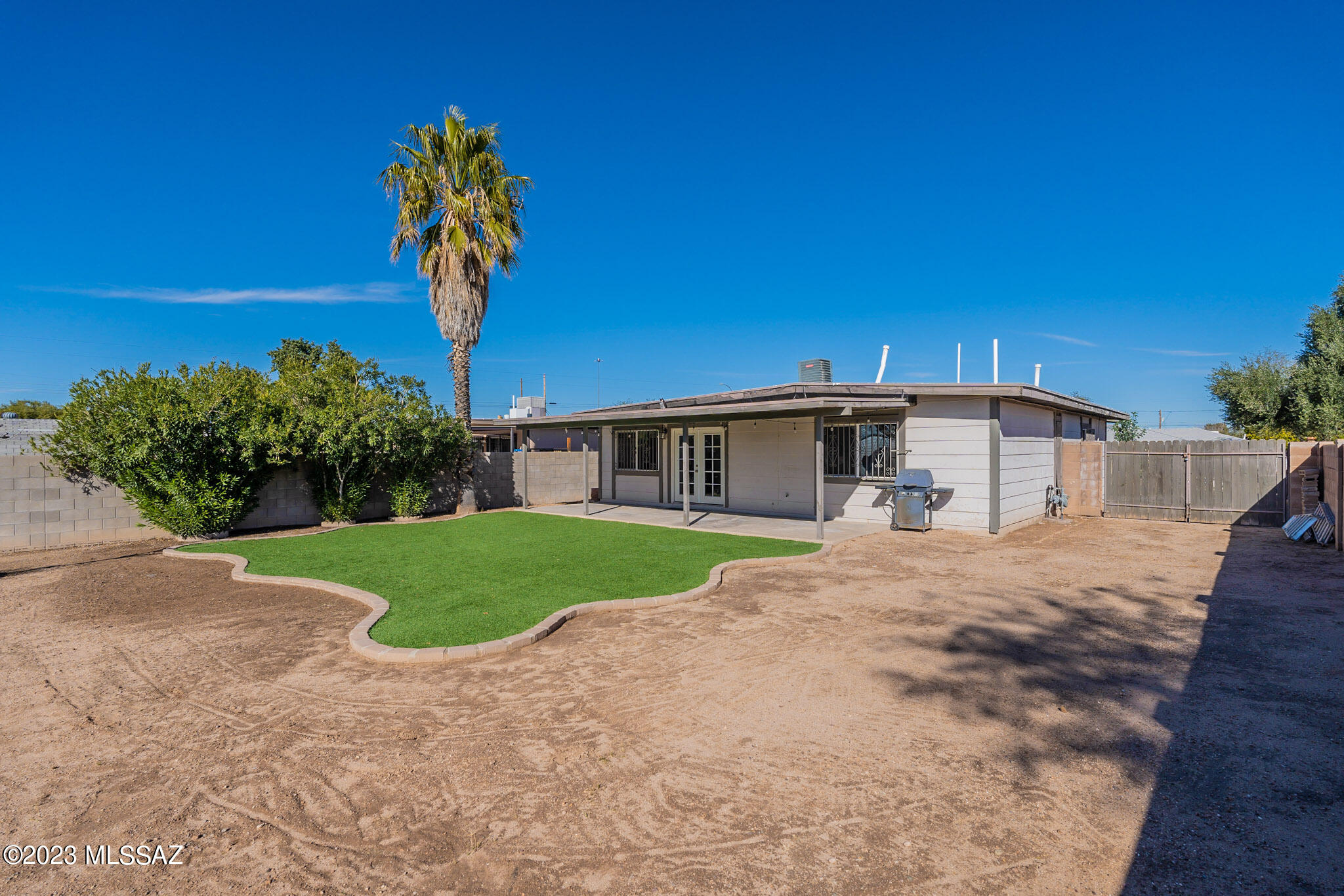 951 W Elvira Road