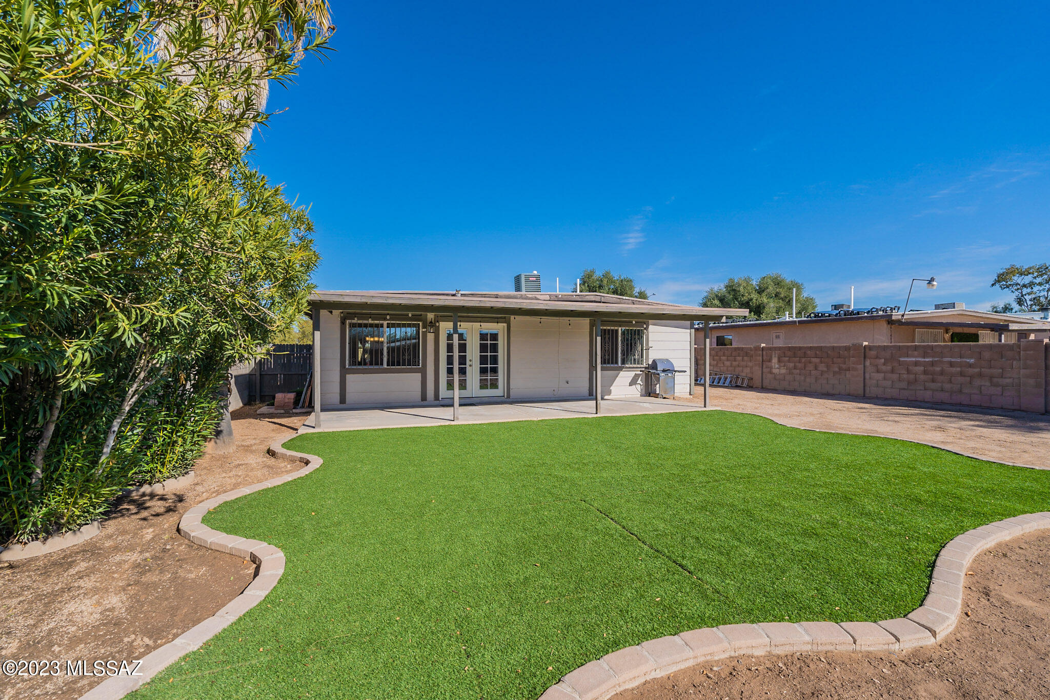 951 W Elvira Road