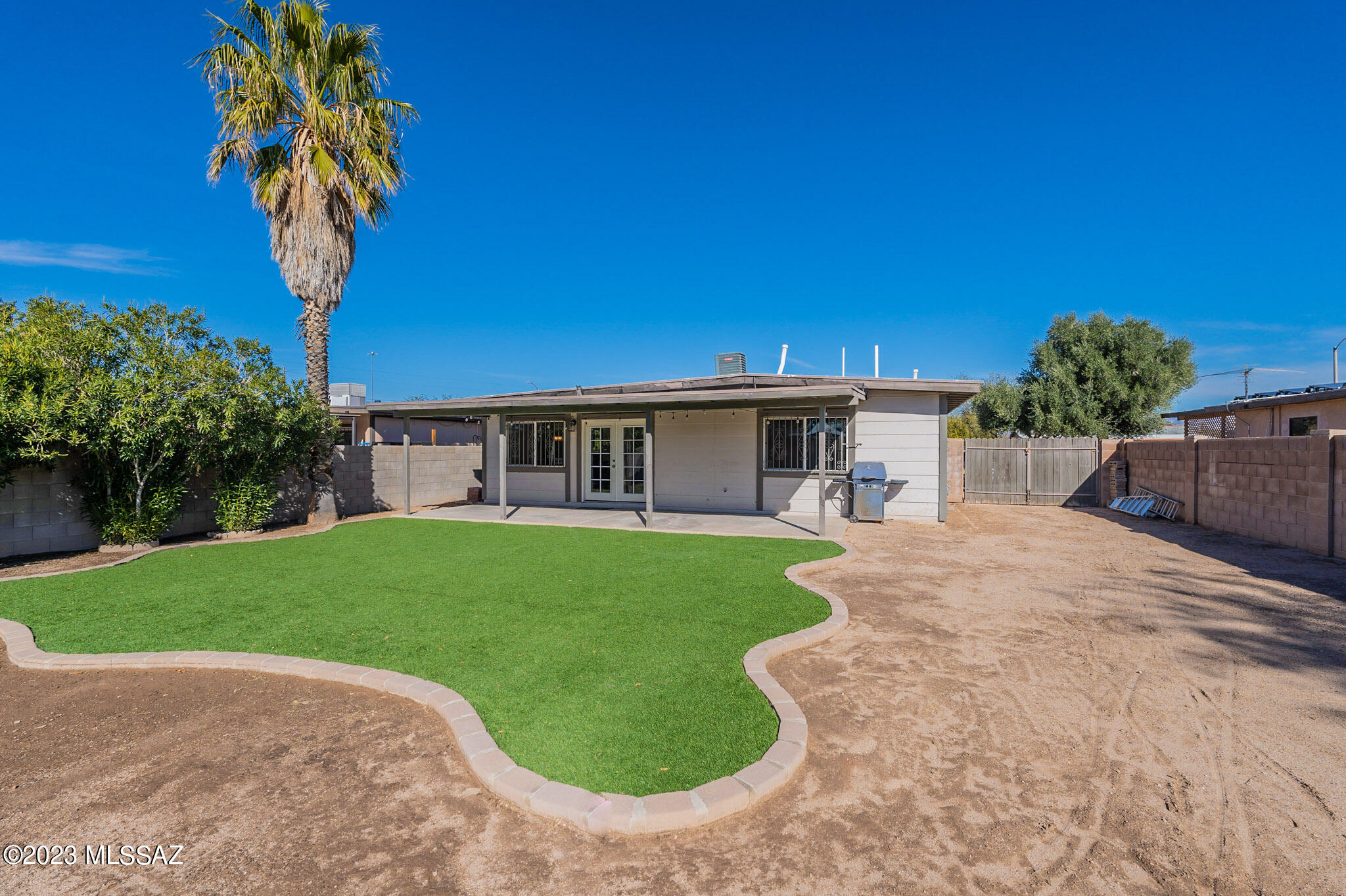 951 W Elvira Road