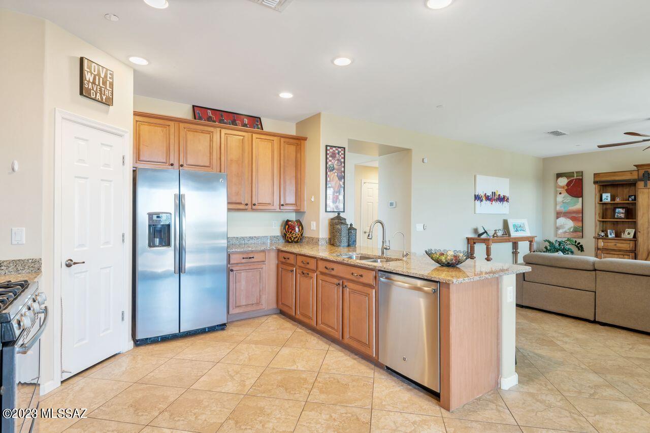 60947 E Eagle Ridge Drive