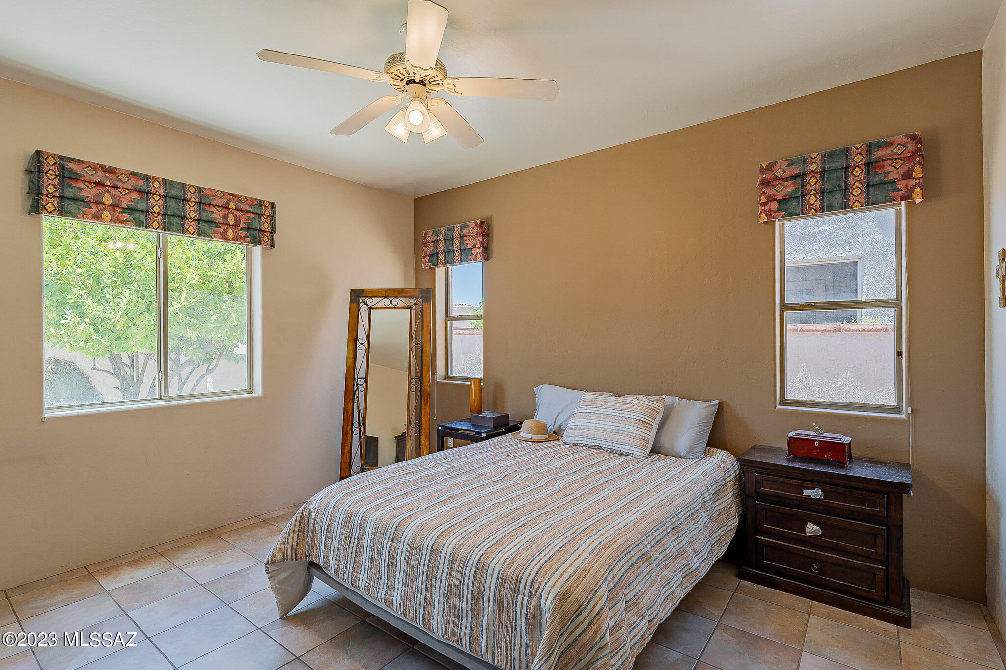 1367 W Dry Wash Place