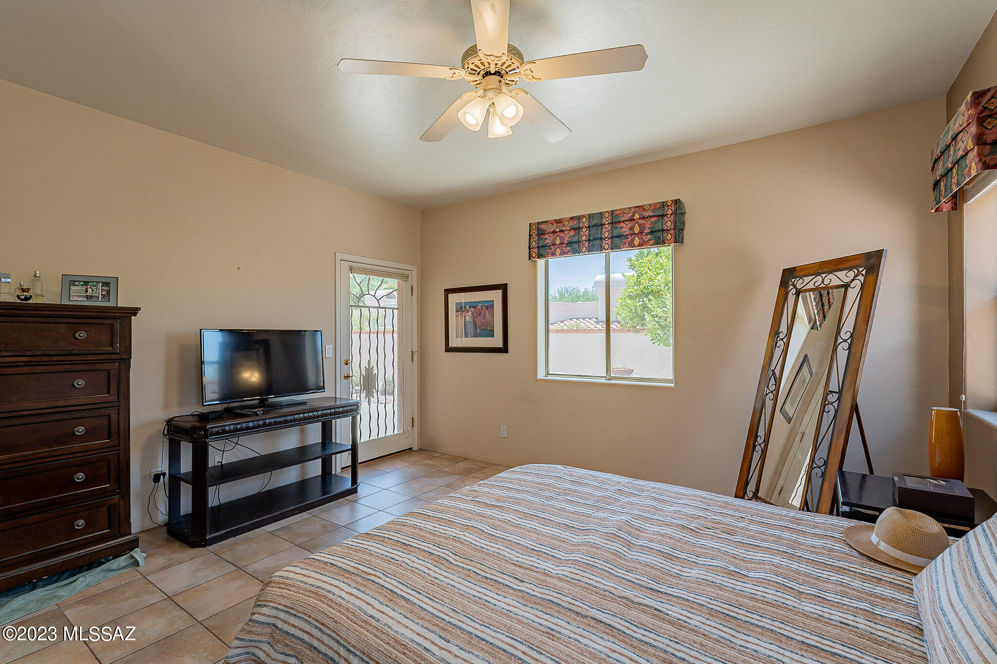 1367 W Dry Wash Place