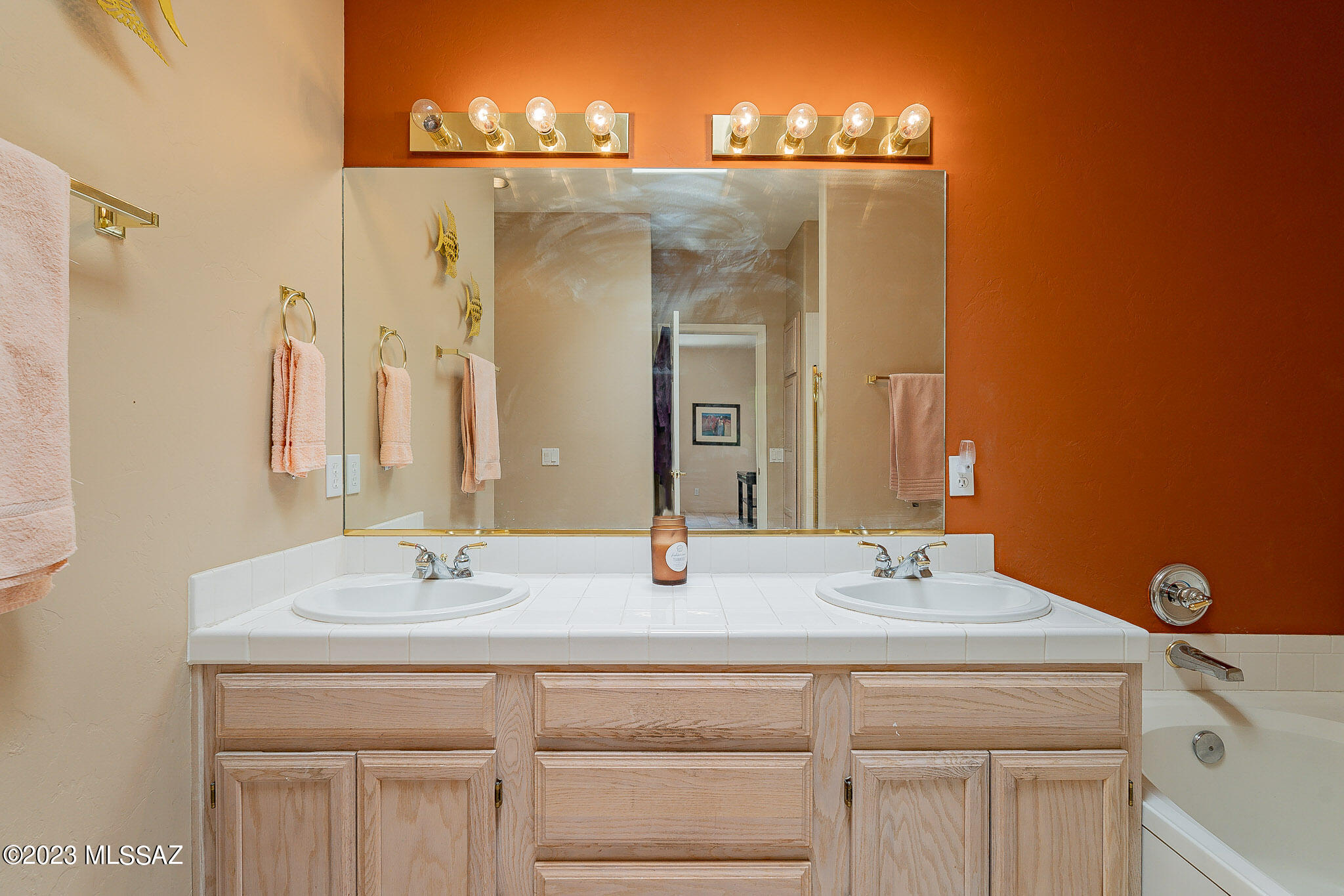 1367 W Dry Wash Place