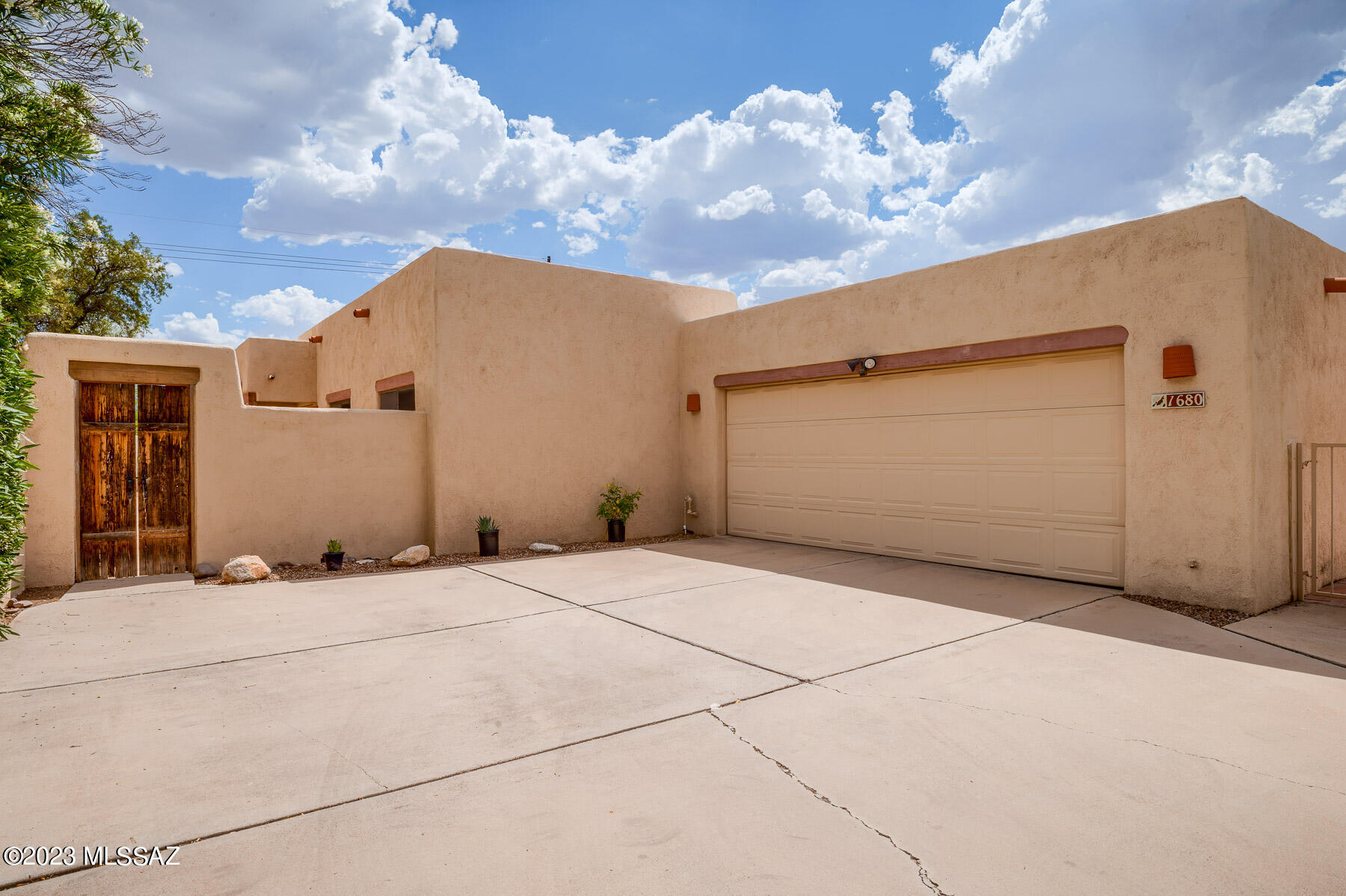 1680 W Chimayo Place