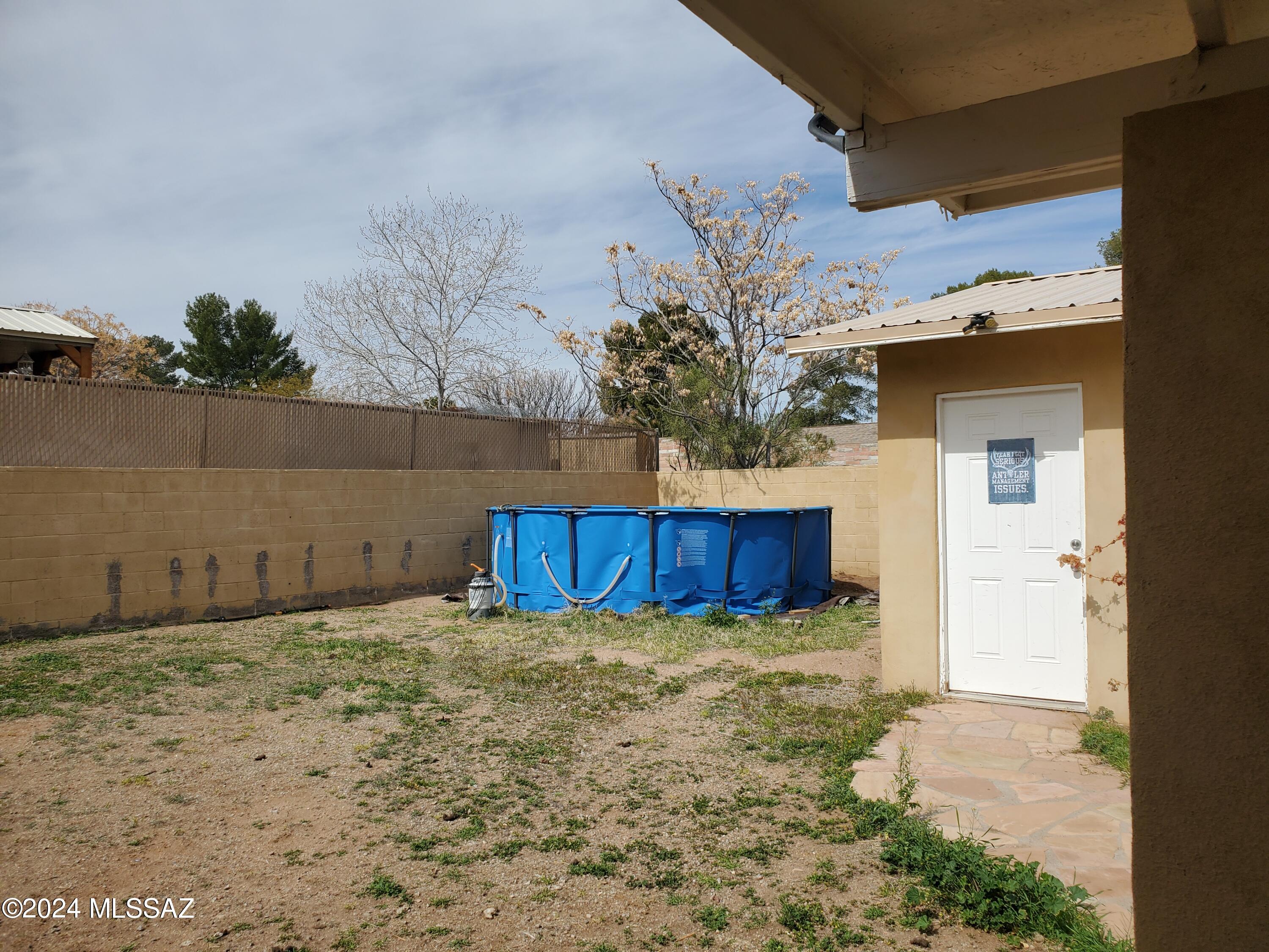 109 E Avenue H