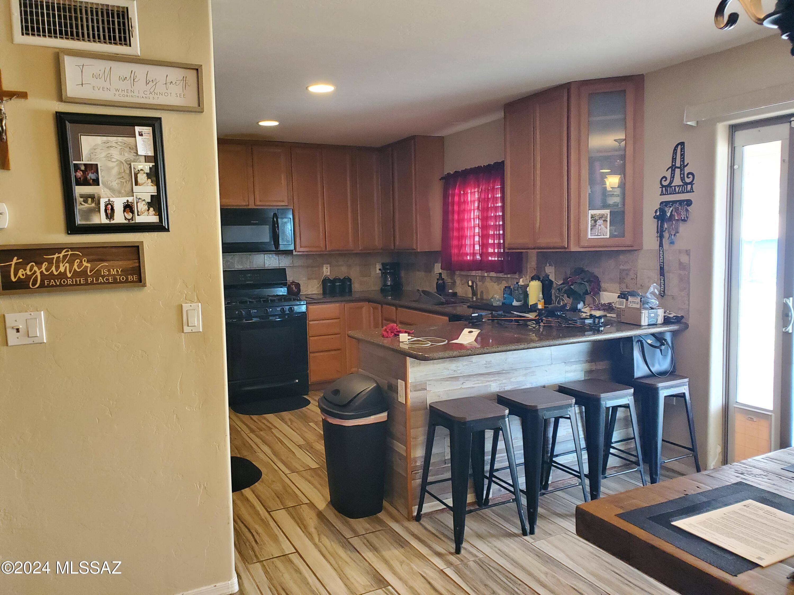 109 E Avenue H