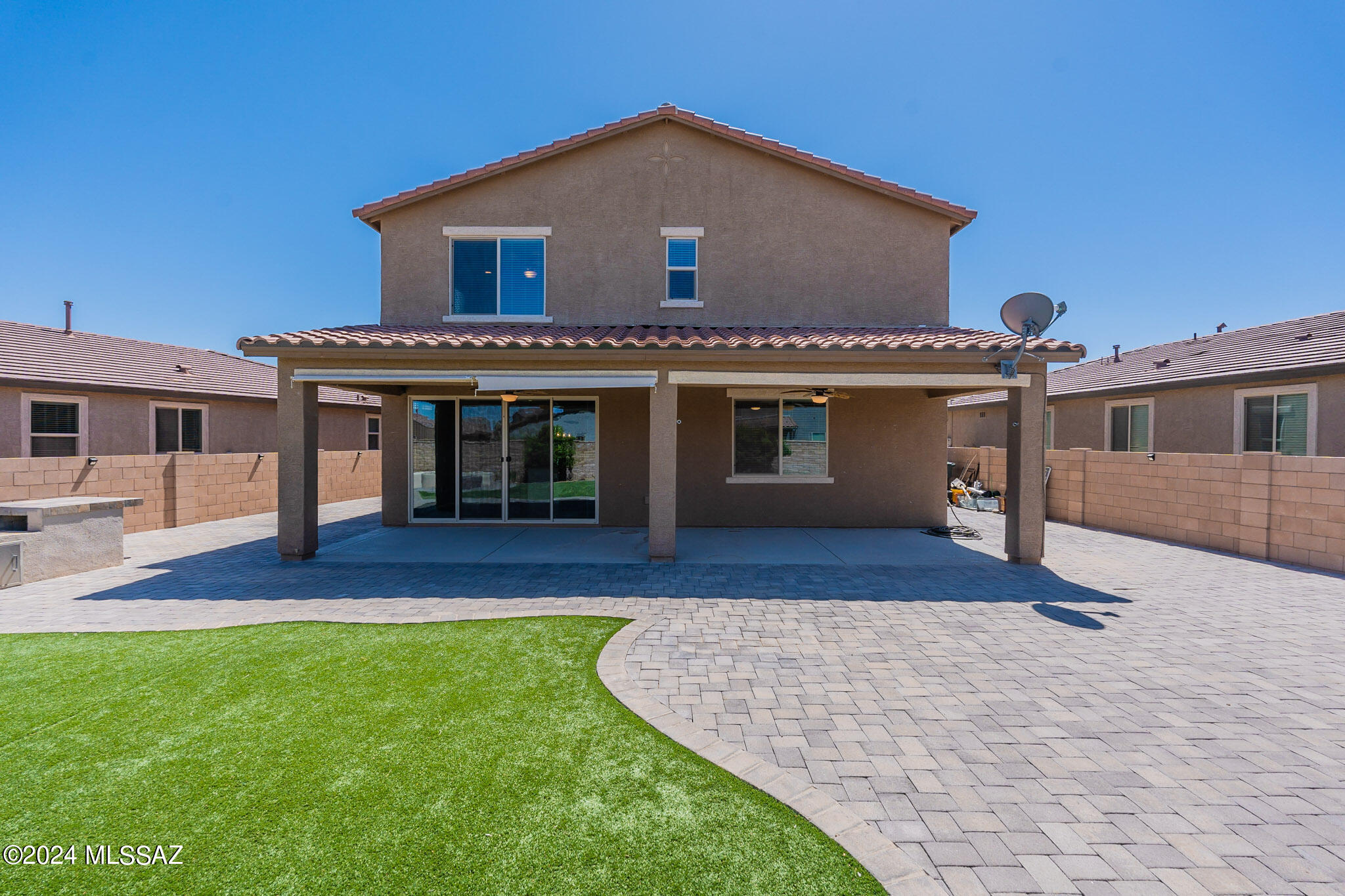 6444 E Via Jardin Verde