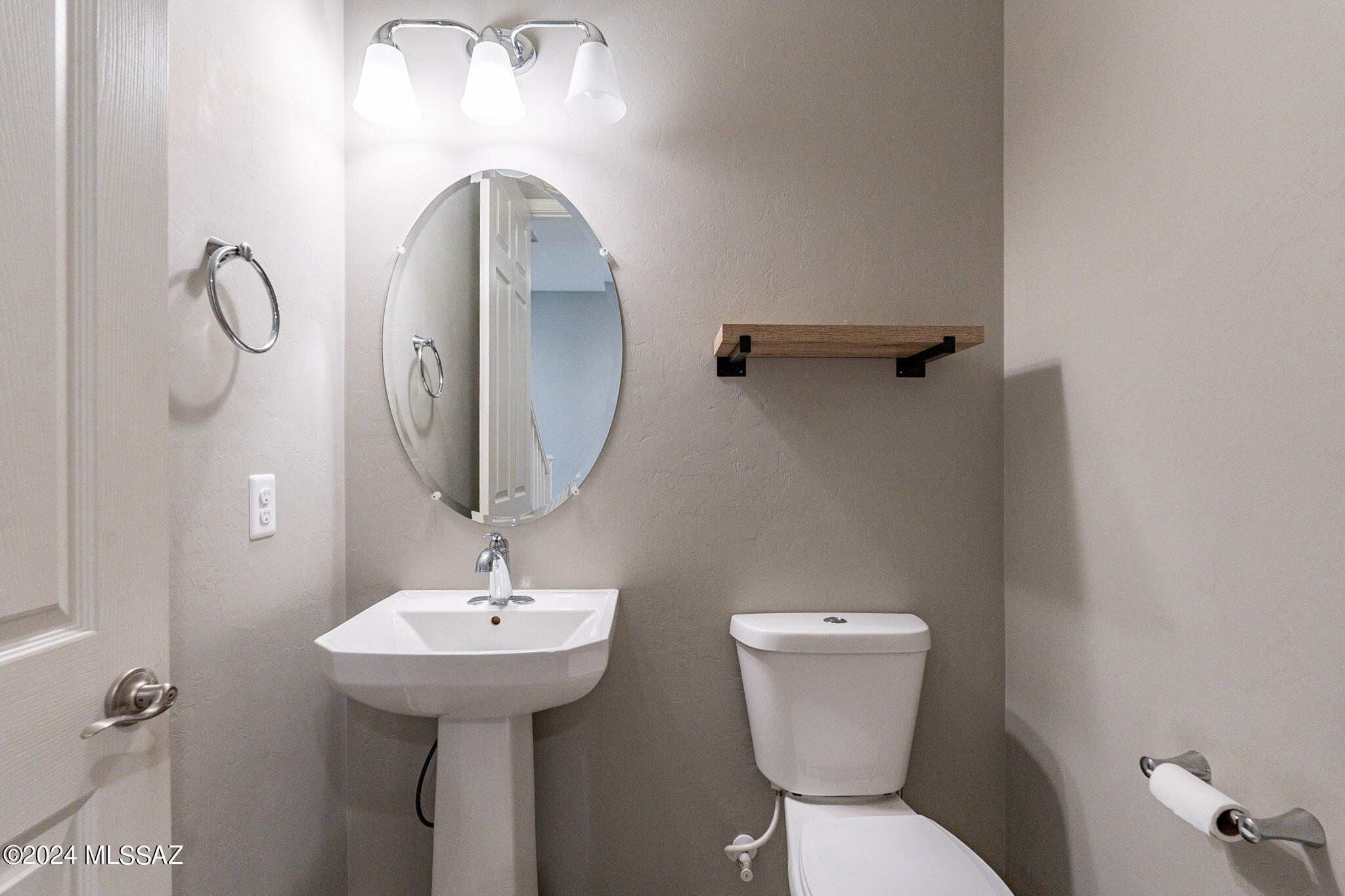 6444 E Via Jardin Verde