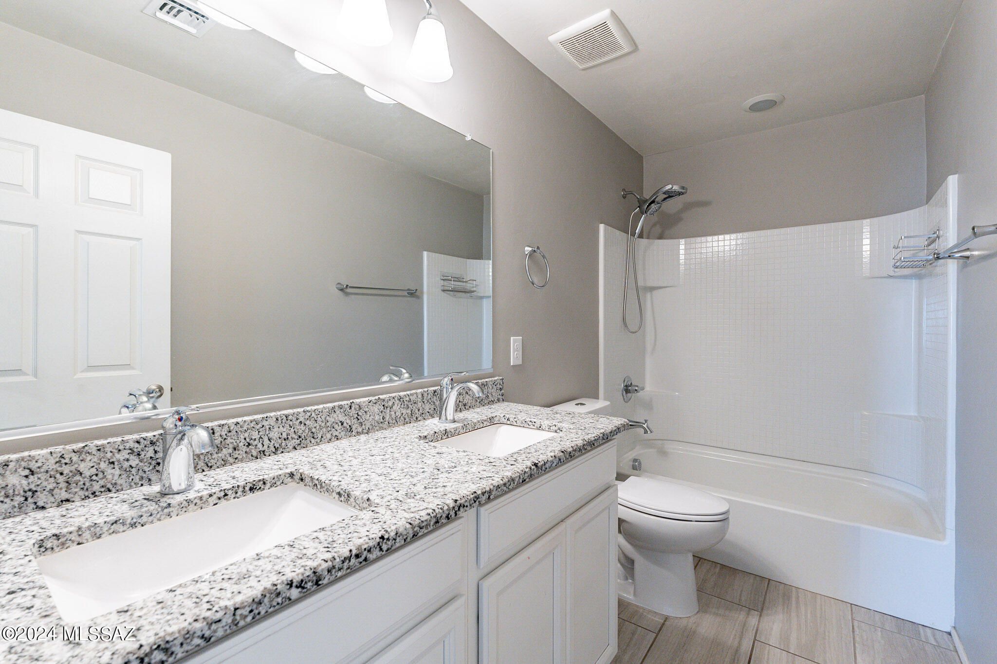 6444 E Via Jardin Verde
