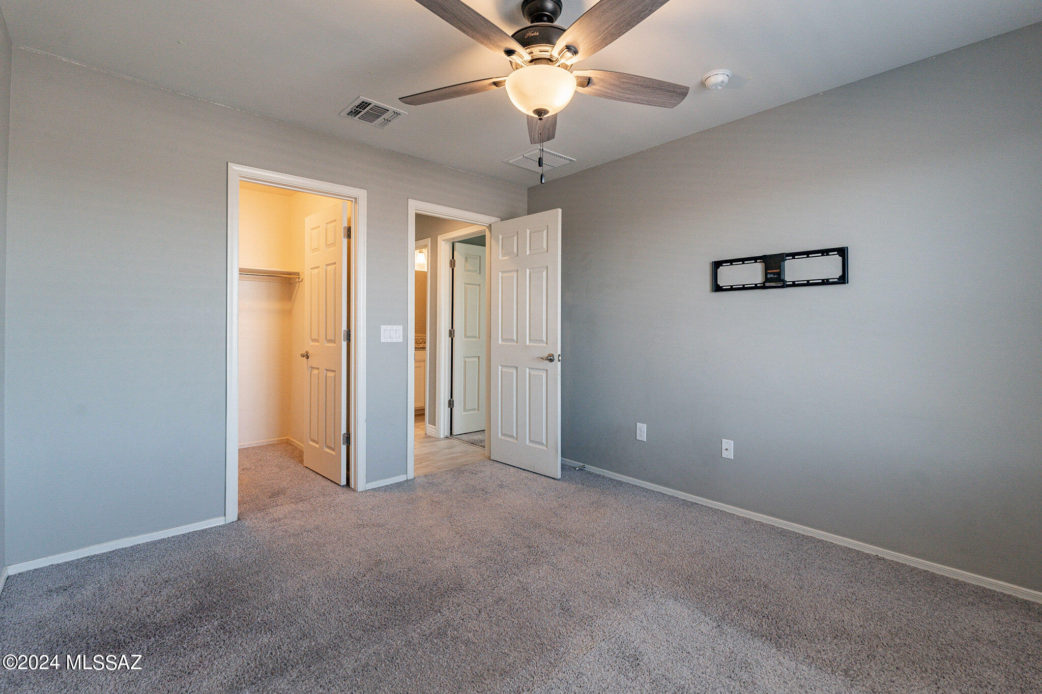6444 E Via Jardin Verde
