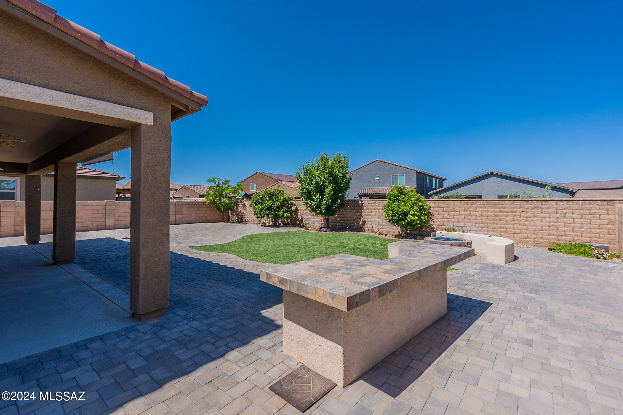 6444 E Via Jardin Verde