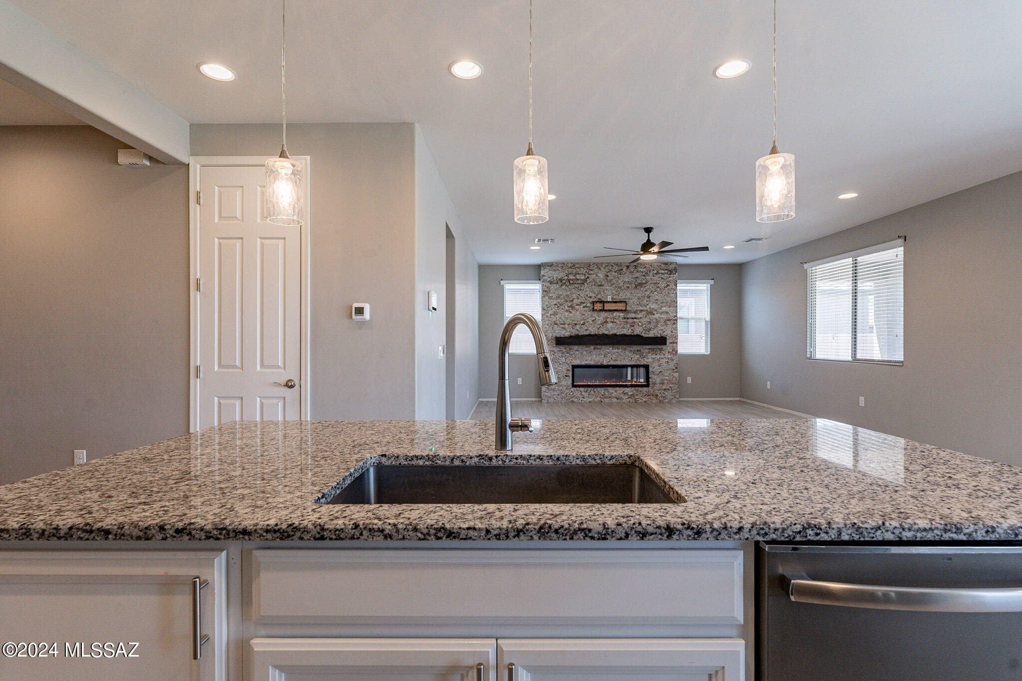 6444 E Via Jardin Verde