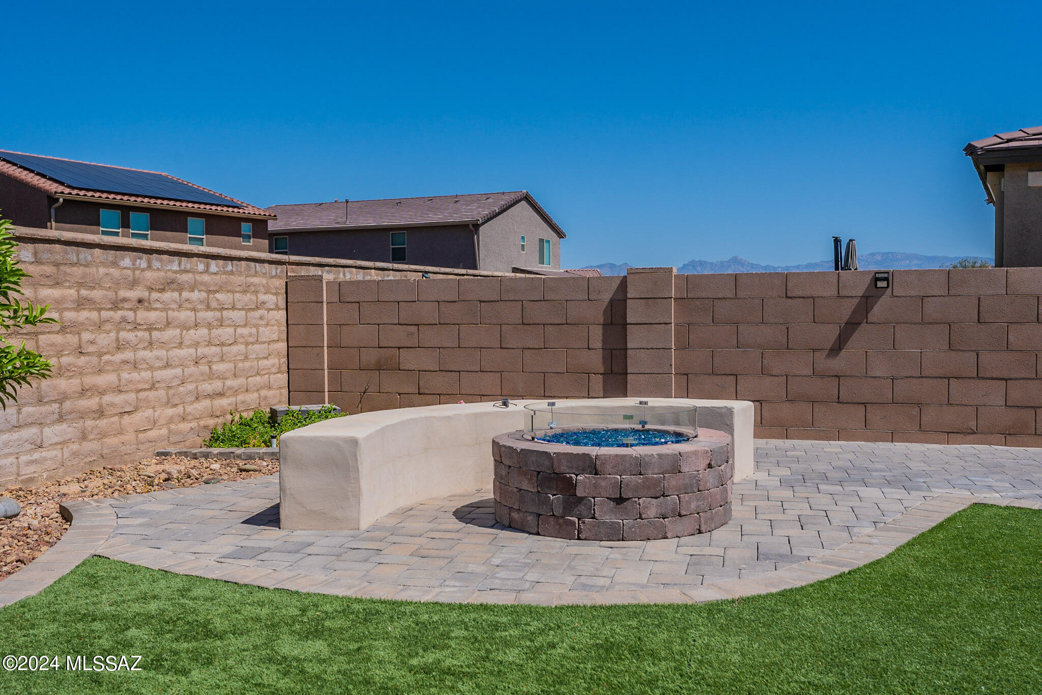 6444 E Via Jardin Verde