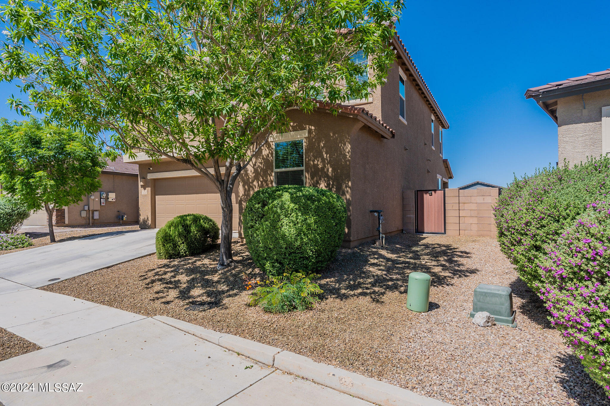 6444 E Via Jardin Verde