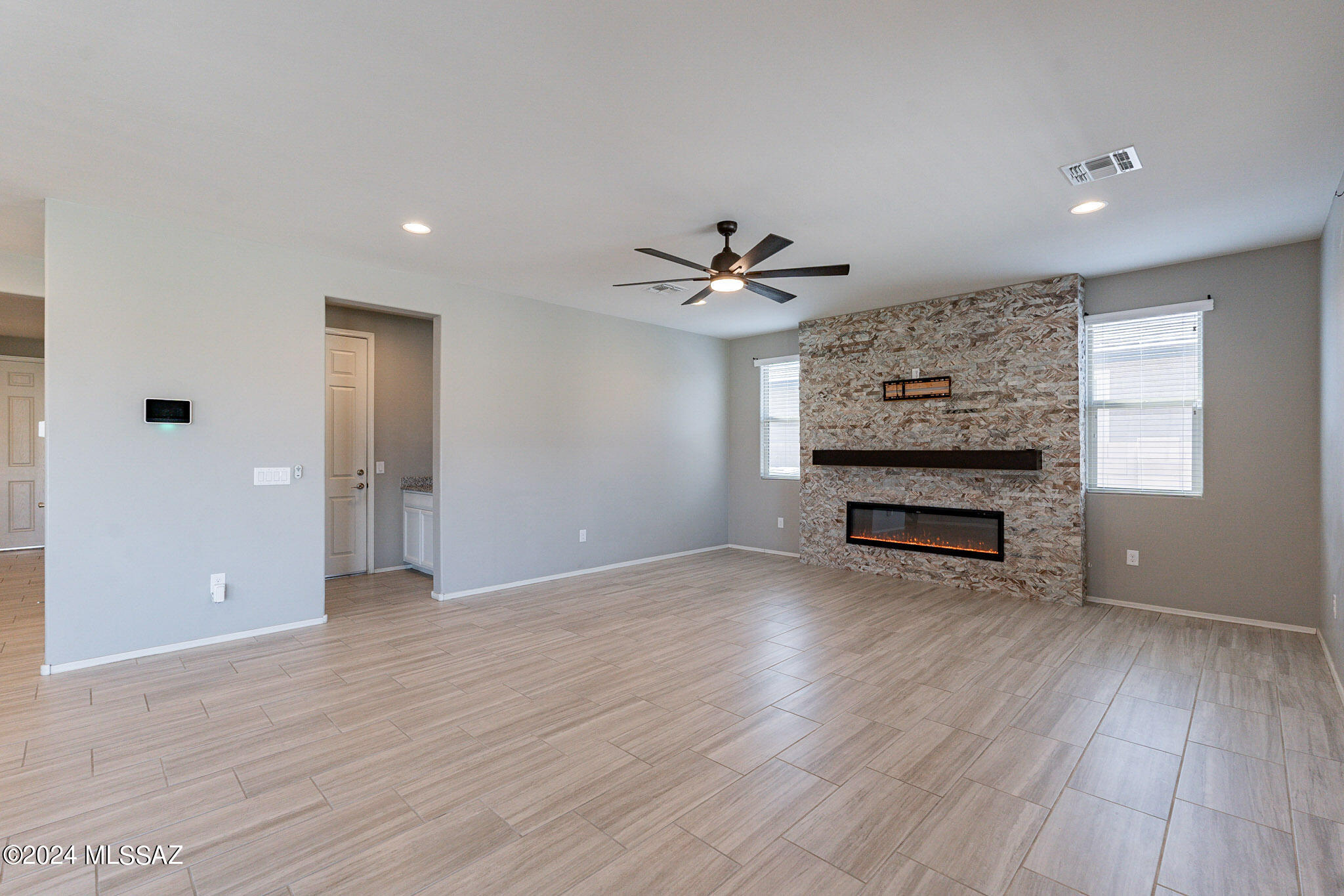 6444 E Via Jardin Verde