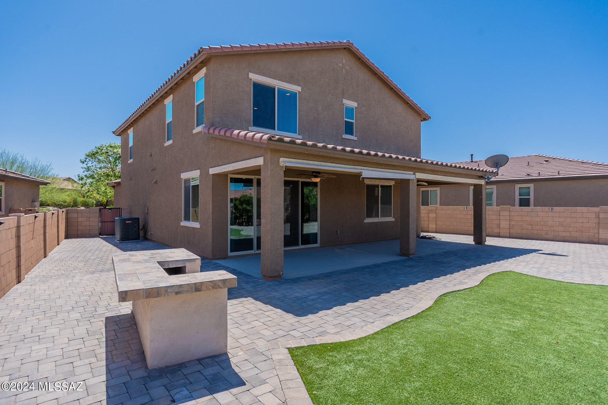 6444 E Via Jardin Verde
