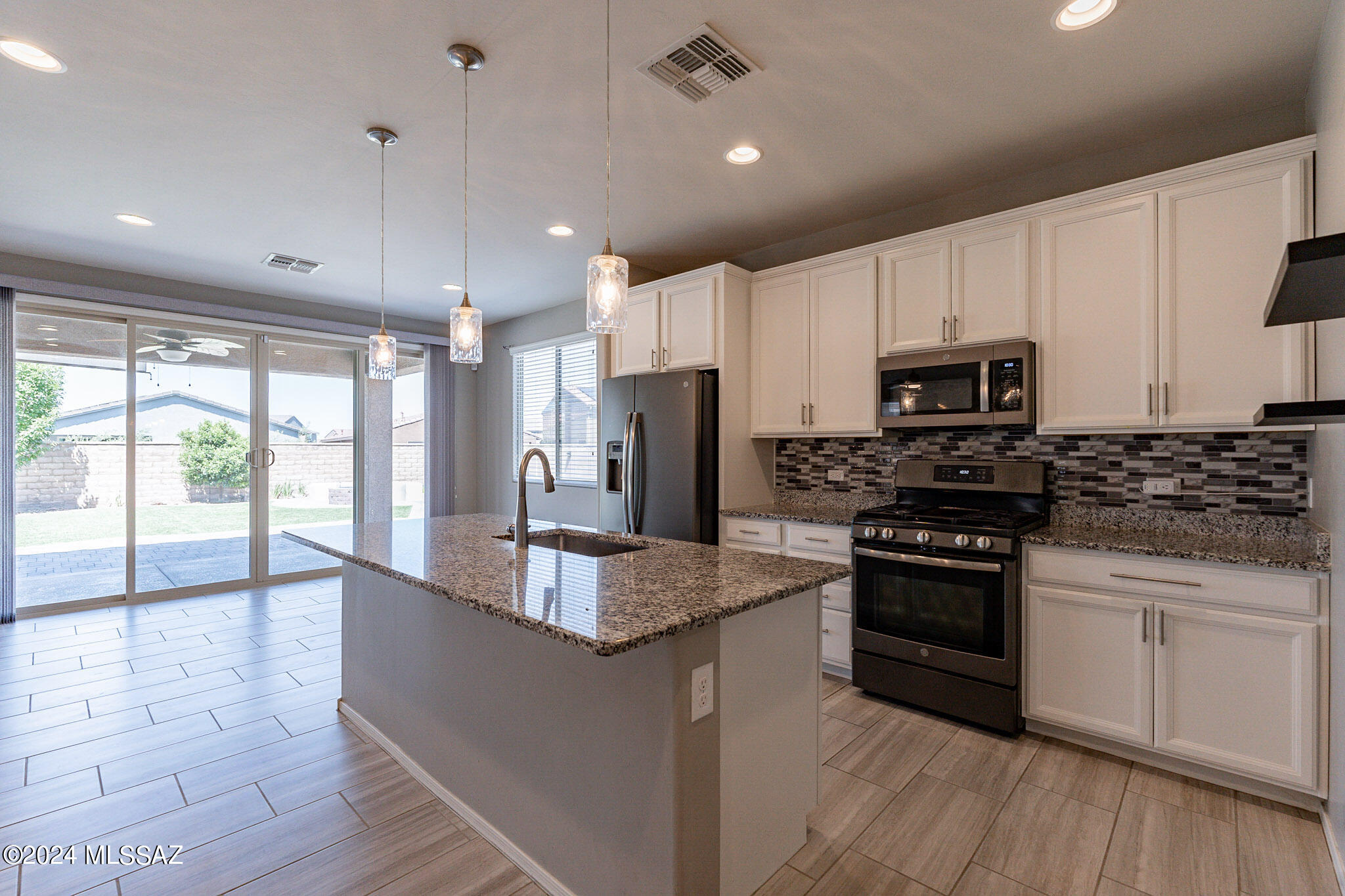 6444 E Via Jardin Verde