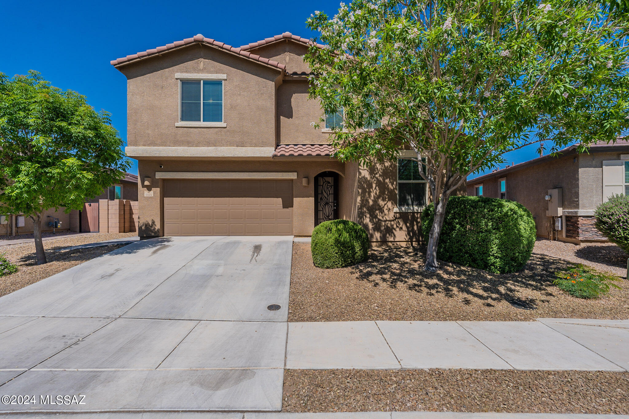 6444 E Via Jardin Verde