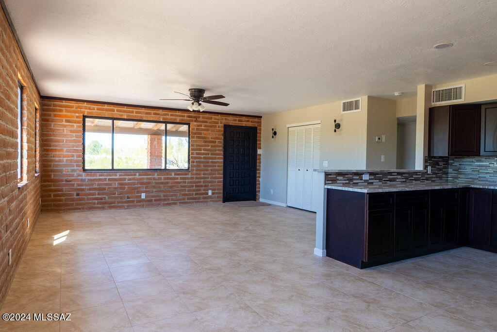 11901 W Picture Rocks Road