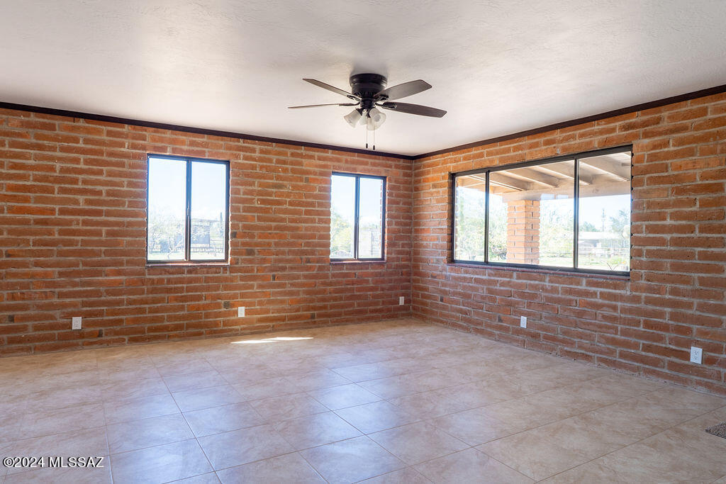 11901 W Picture Rocks Road