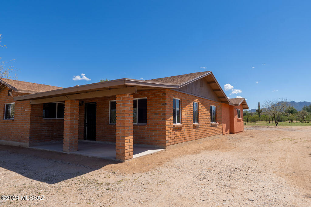 11901 W Picture Rocks Road