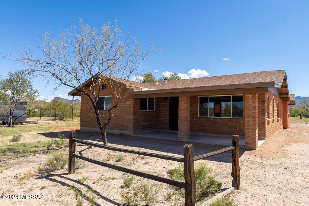 11901 W Picture Rocks Road