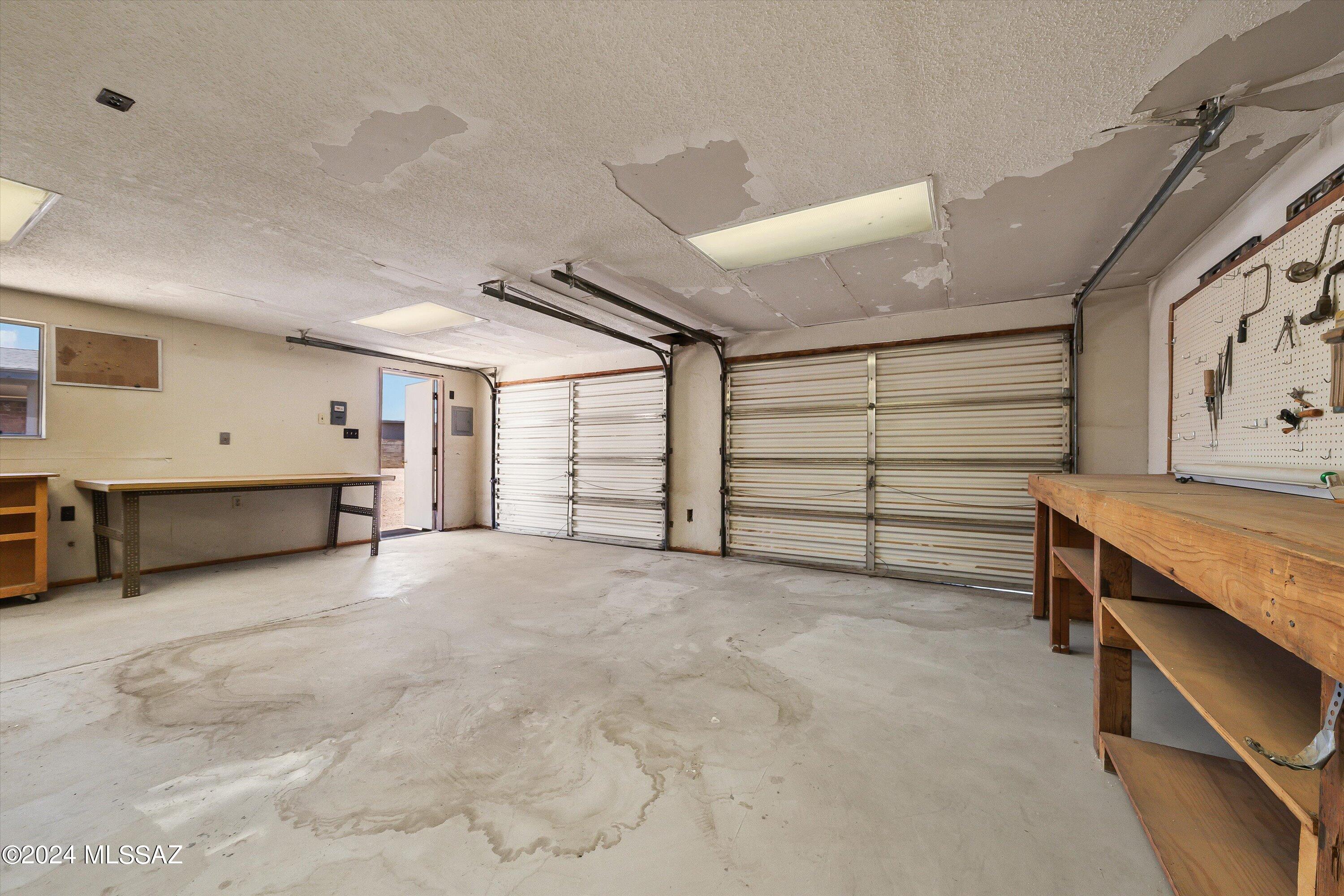 3008 W Avenida Cresta