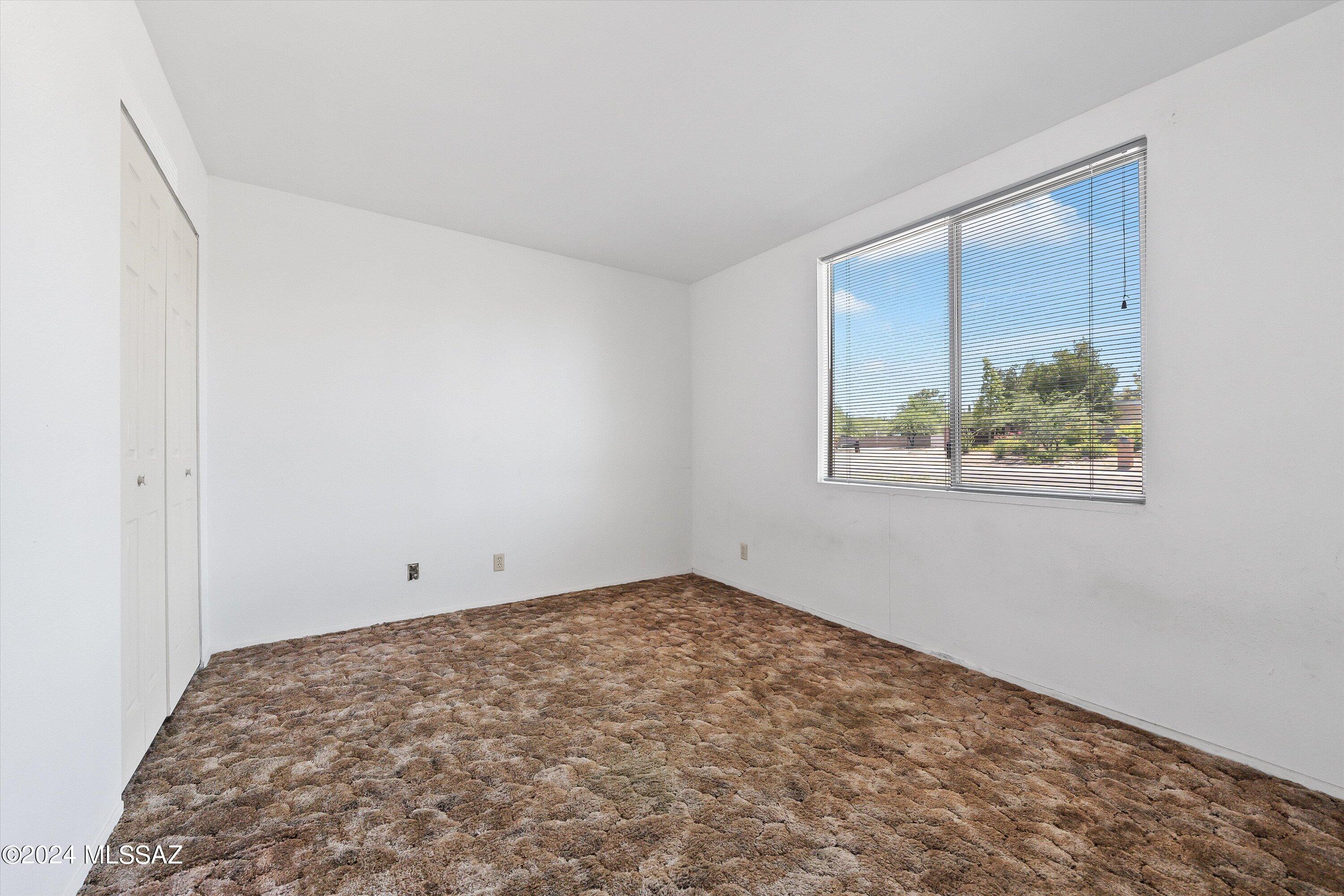 3008 W Avenida Cresta
