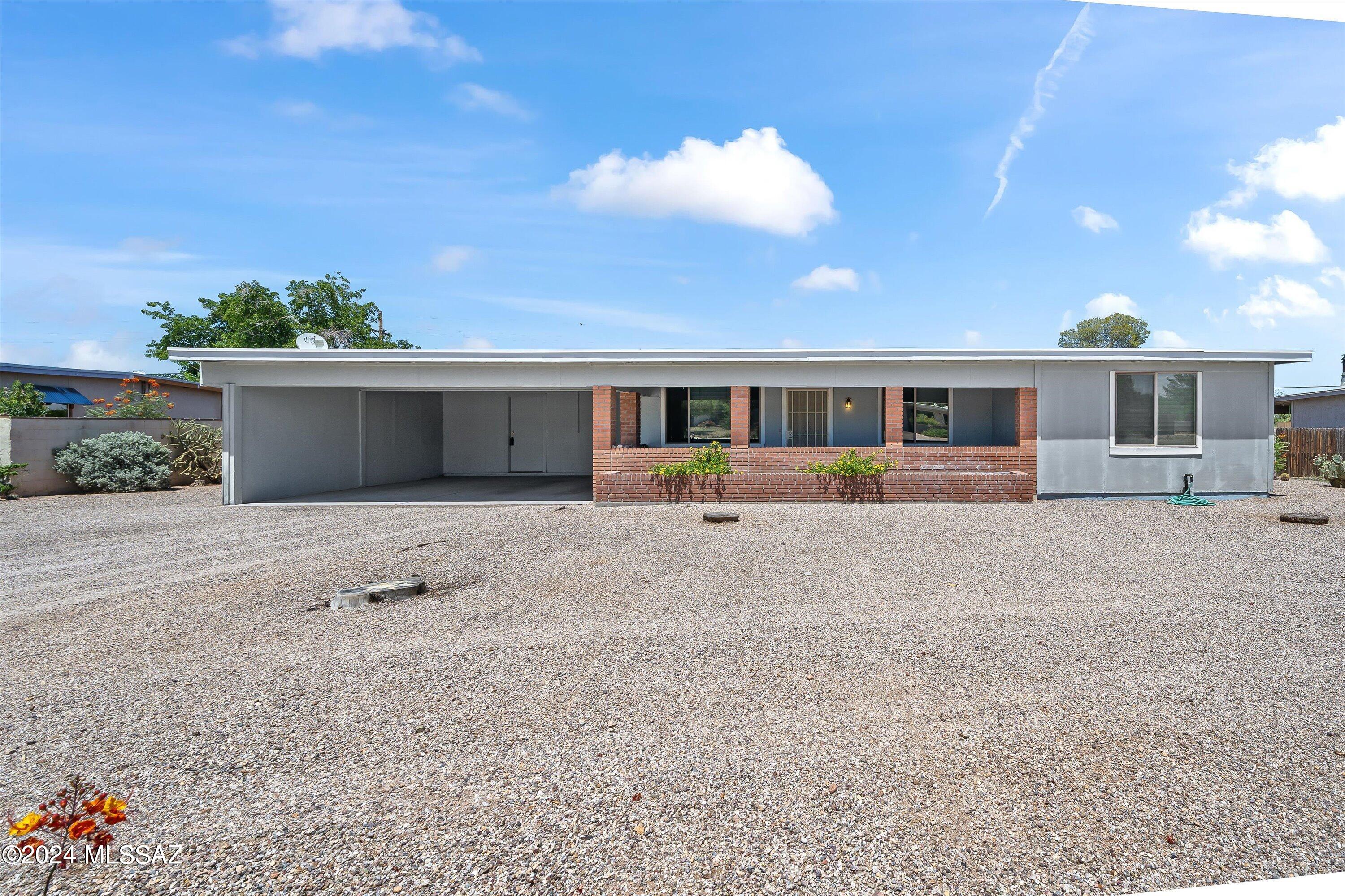 3008 W Avenida Cresta