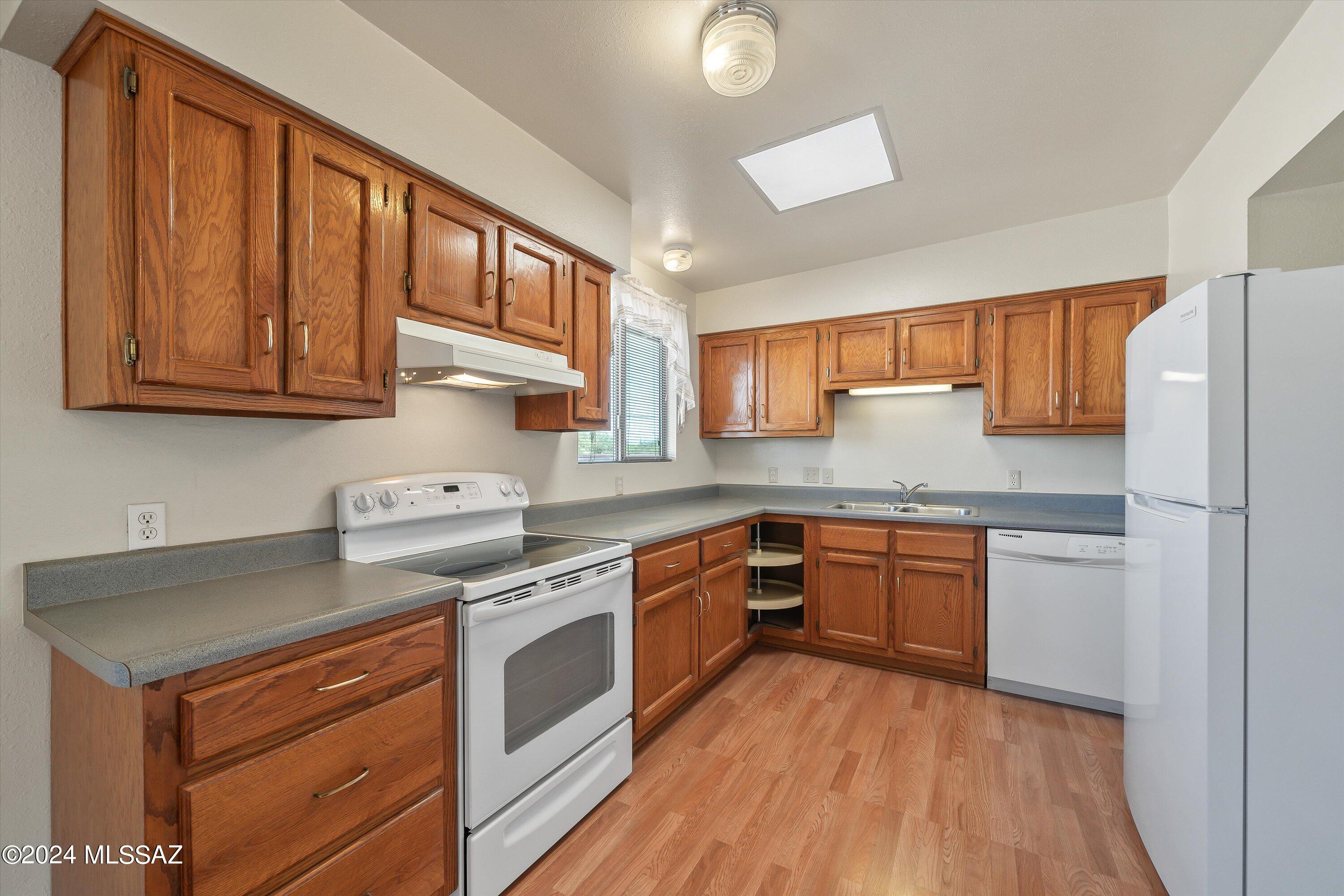 3008 W Avenida Cresta