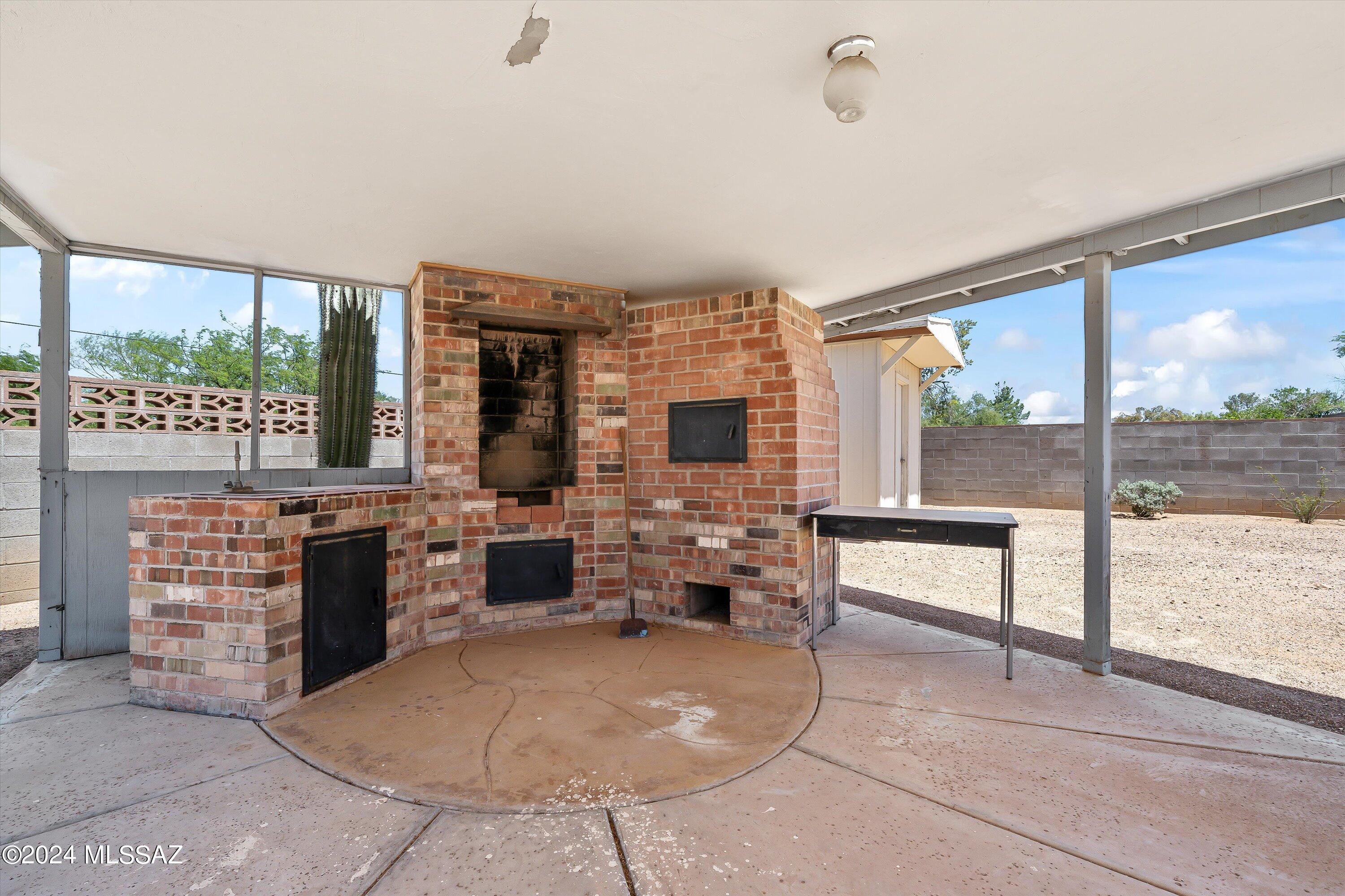 3008 W Avenida Cresta