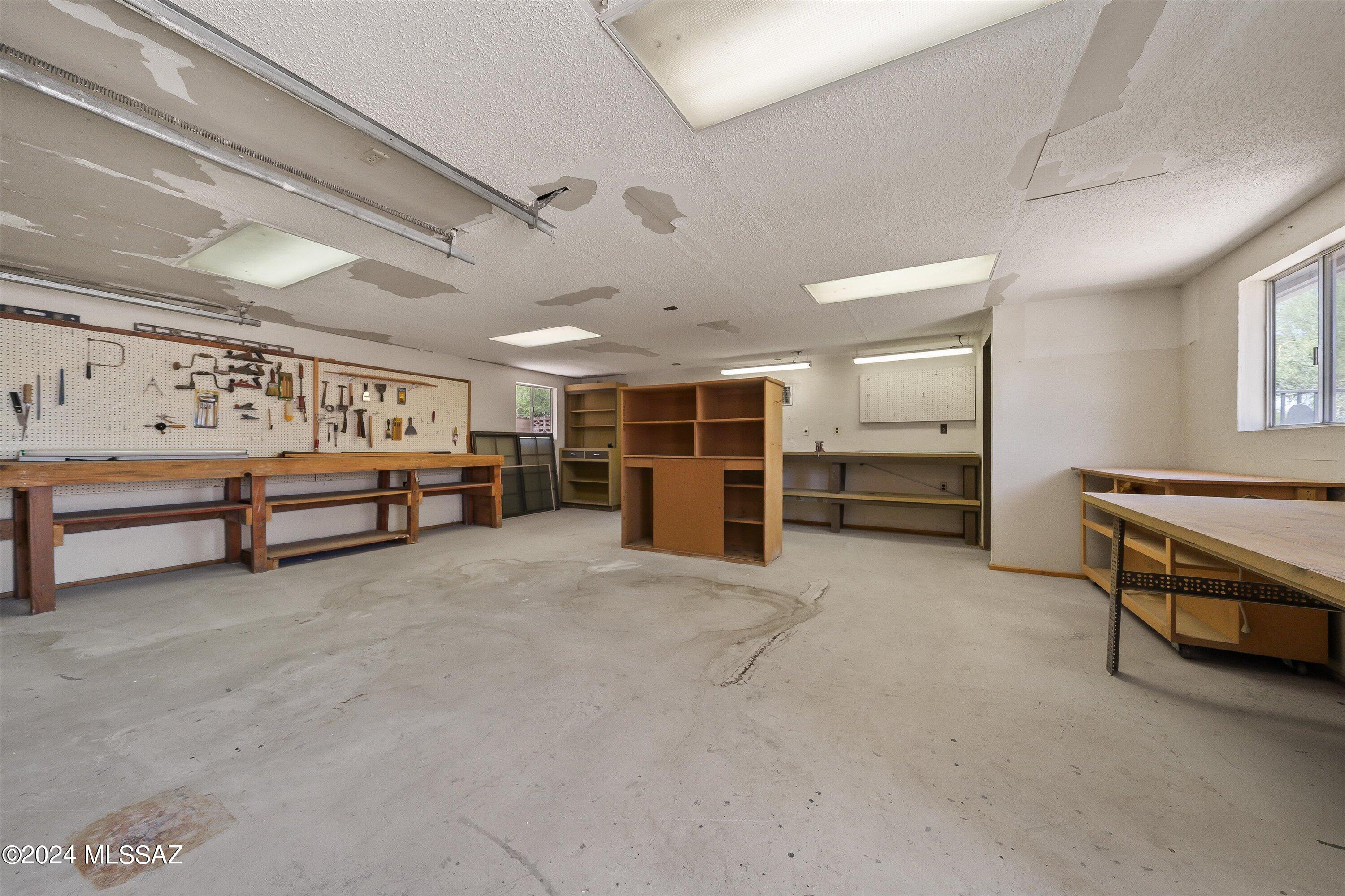 3008 W Avenida Cresta