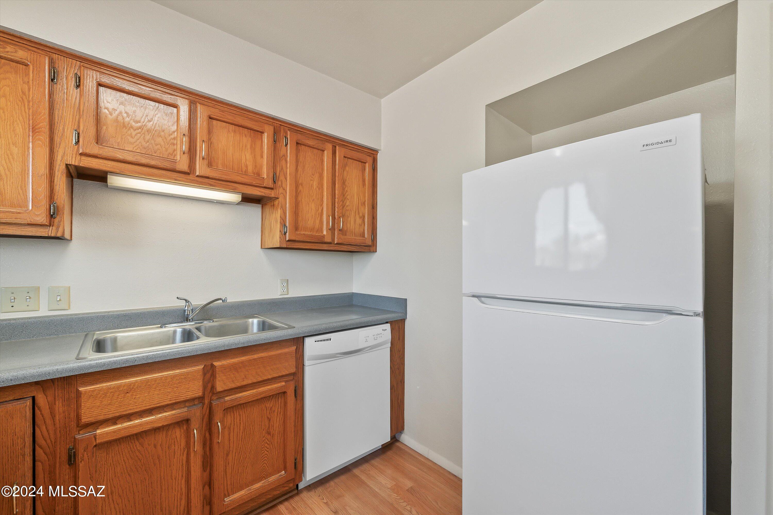 3008 W Avenida Cresta