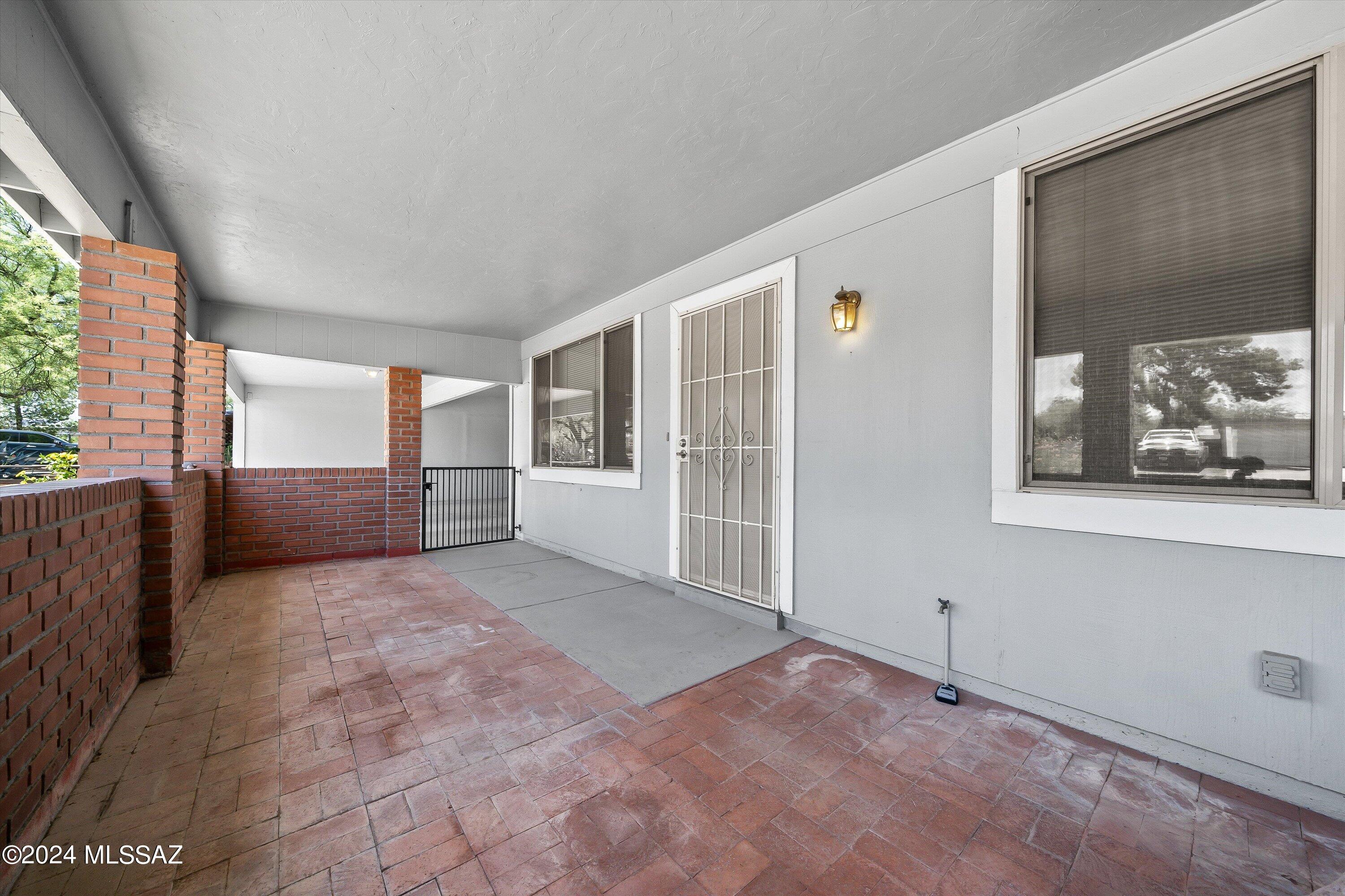 3008 W Avenida Cresta